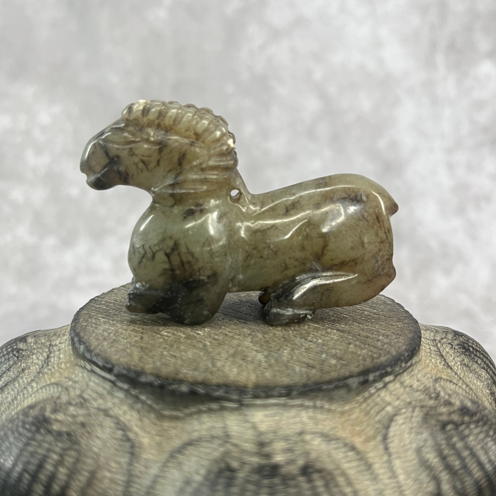 A FINE HETIAN HORSE FIGURE JADE: Qing Dynasty; Long: 2.38 inch; Width: 1.7 inch; High: 0.65 inch;