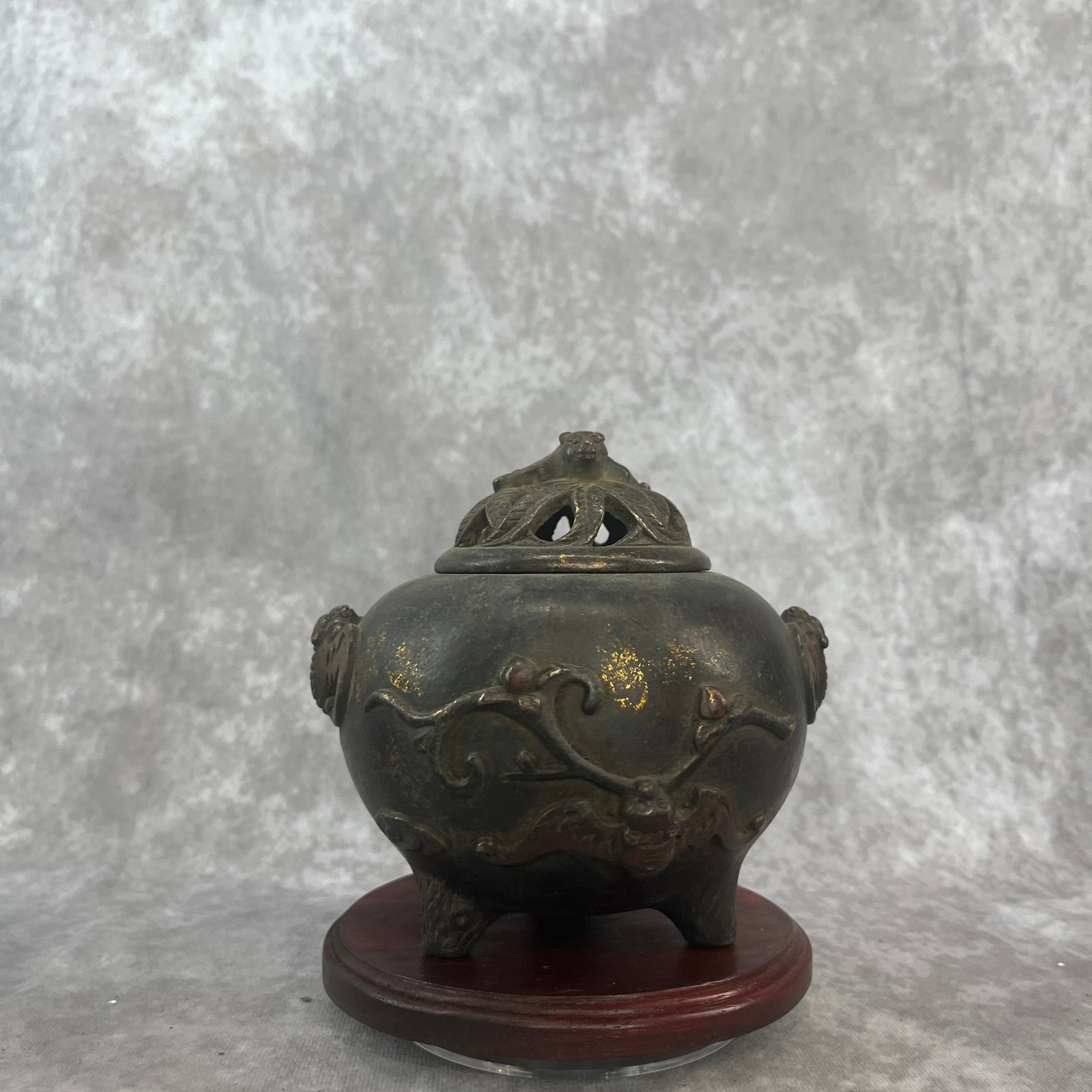 A FINE WU FU (FIVE BATS) PATTERN BRONZE INCENSE BURNER (1 of 6)