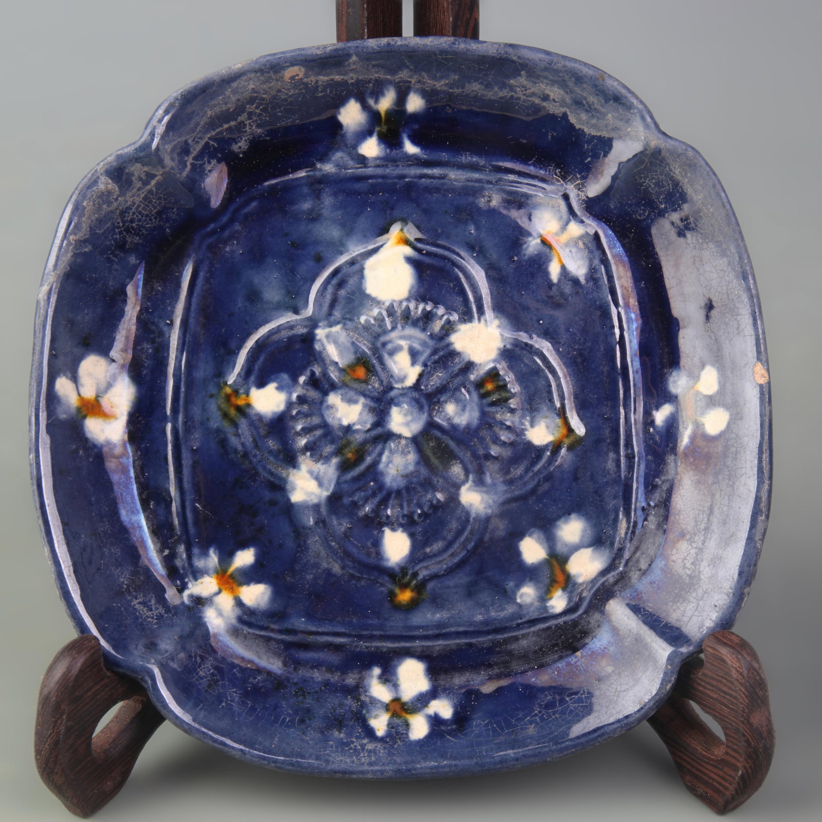 A SAN CAI COLOR GLAZED LOBED PORCELAIN DISH (1 of 5)