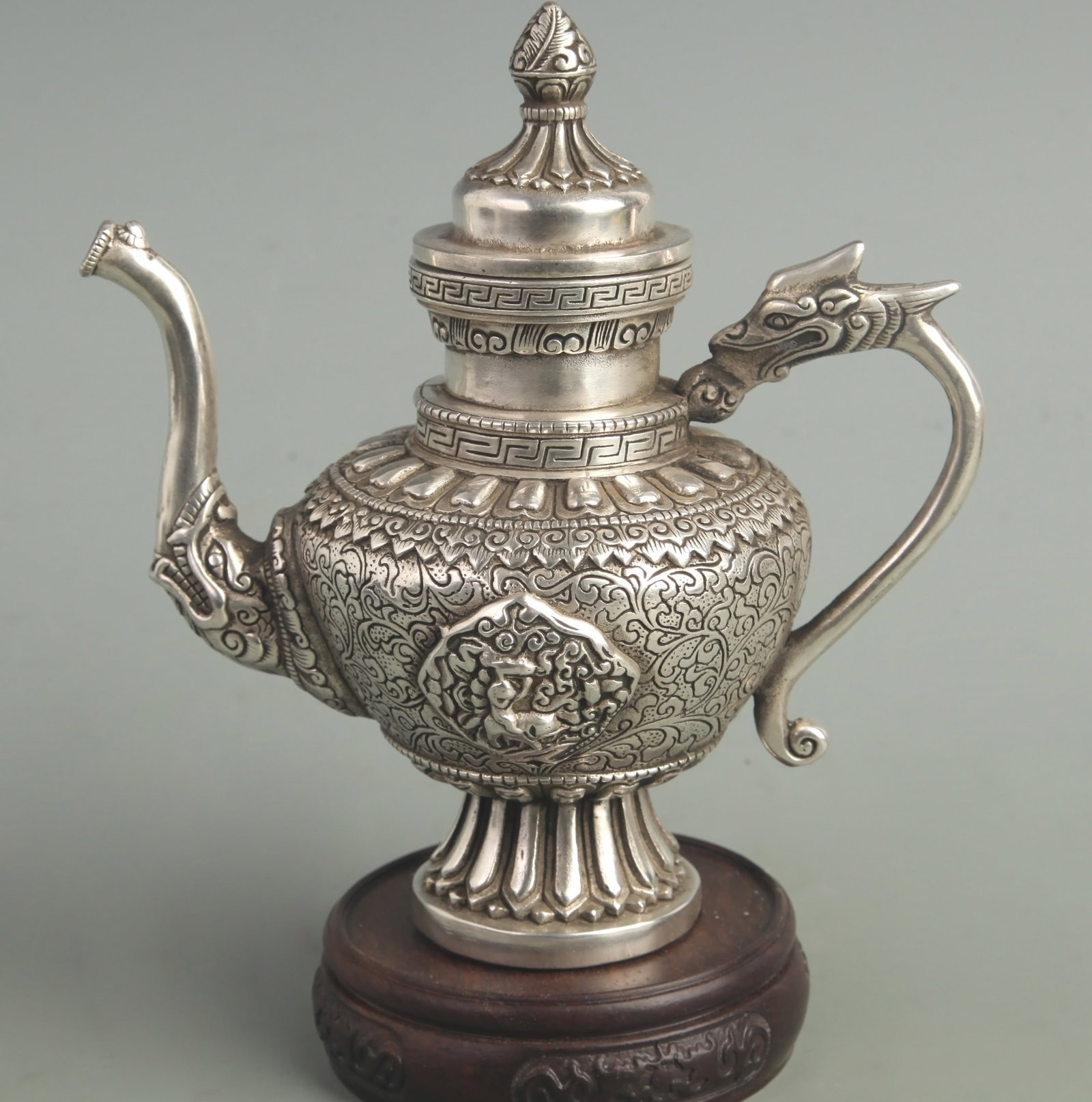 A FINE WHITE BRONZE FIGURAL EWER: Modern; High: 6.80 inch; Width: 6.50 inch; Diameter: 2.10 inch;