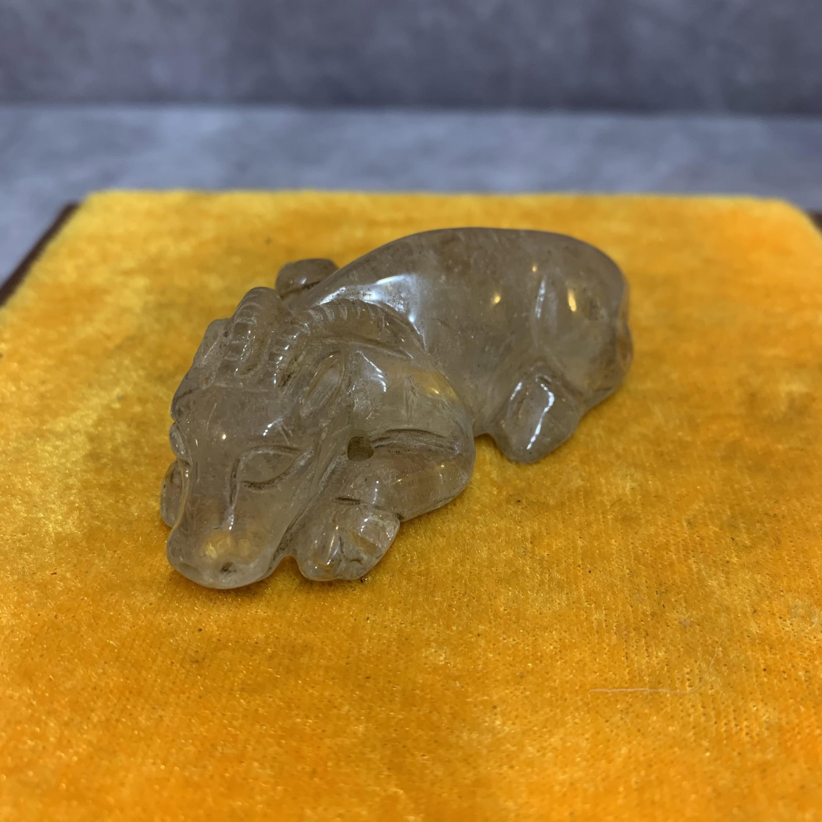 A FINE CRYSTAL MADE RUI SHOU FIGURE: Qing Dynasty; High: 0.9 inch; Width: 1.7 inch; Long: 3.0 inch