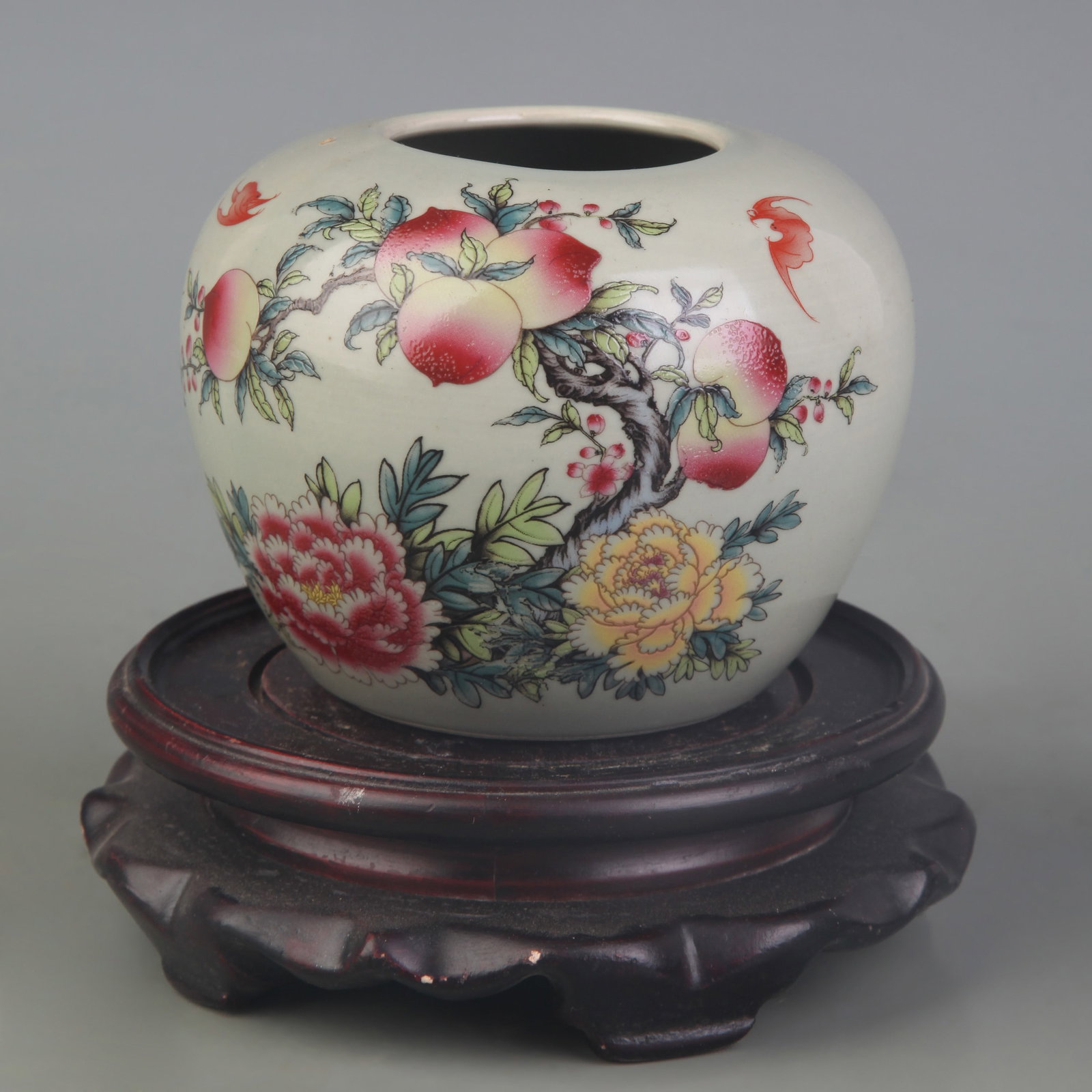 A FAMILLE-ROSE ‘FU AND SHOU’ PORCELAIN WATER COUPE (1 of 5)
