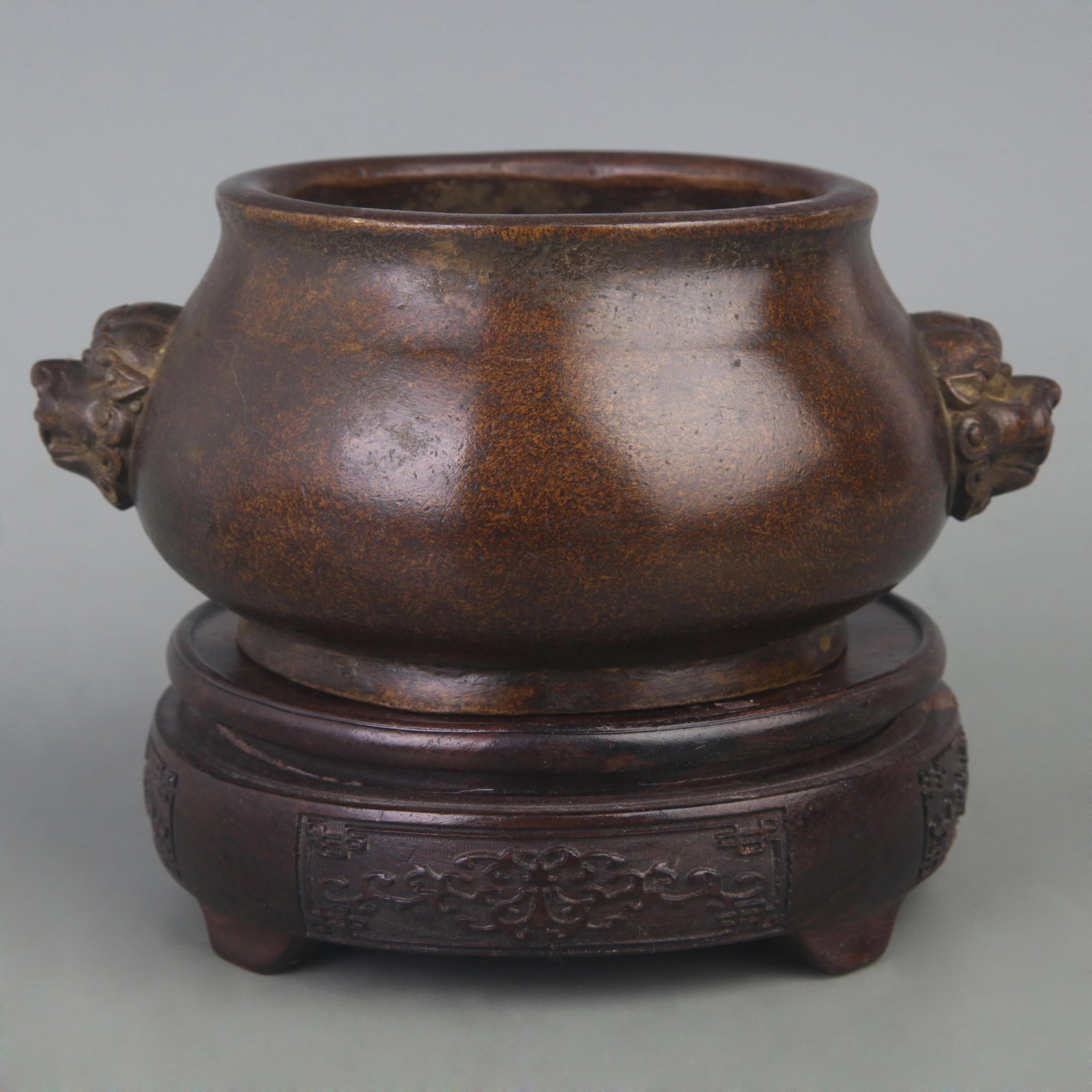 RARE BRONZE CENSER WITH BEAST-SHAPED EARS AND ROUND FEET: Ming Dynasty Style; Diameter: 6.3 inch; High: 3.3 inch;