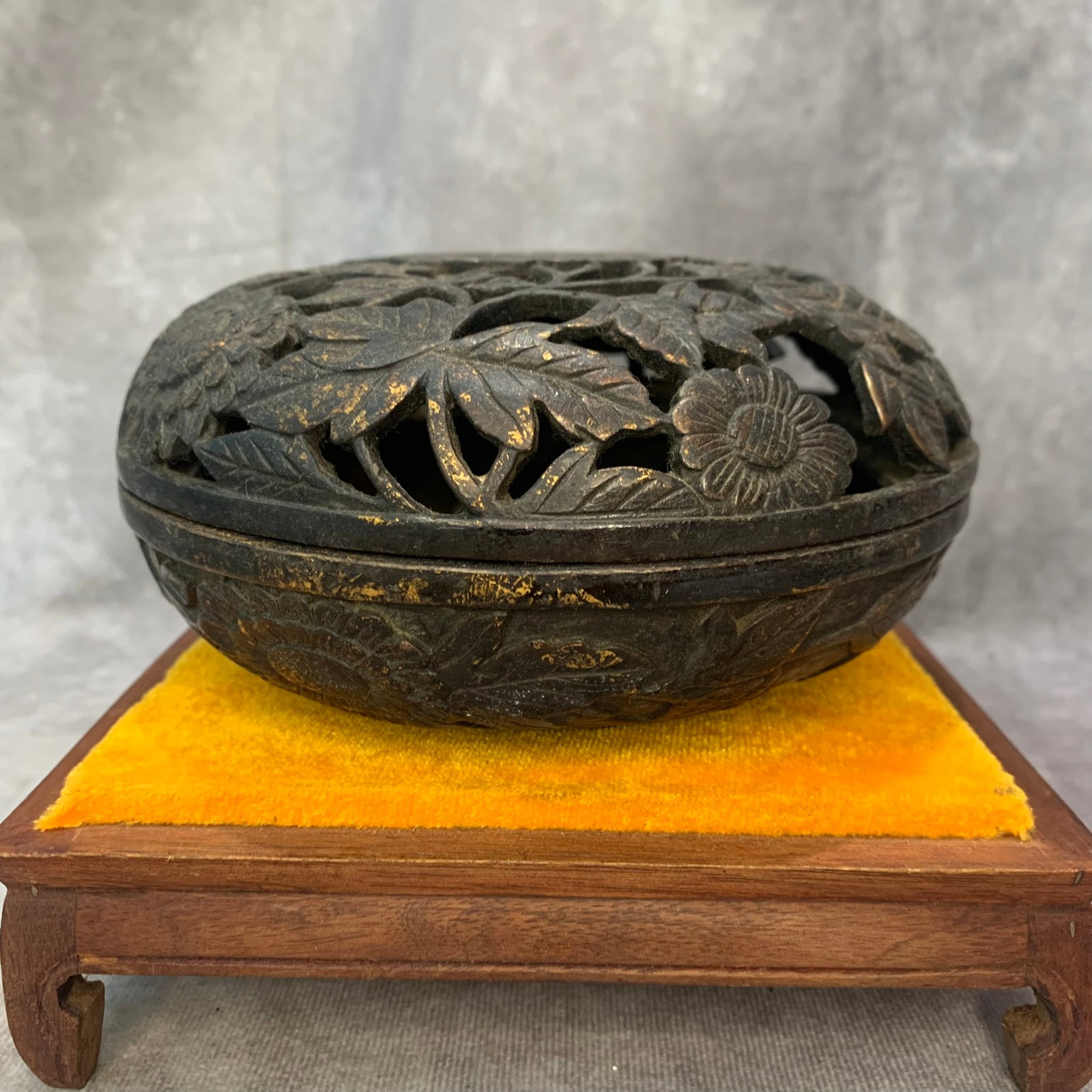 A FINE BRONZE CHRYSANTHEMUM STYLE BRONZE INCENSE BURNER (1 of 5)