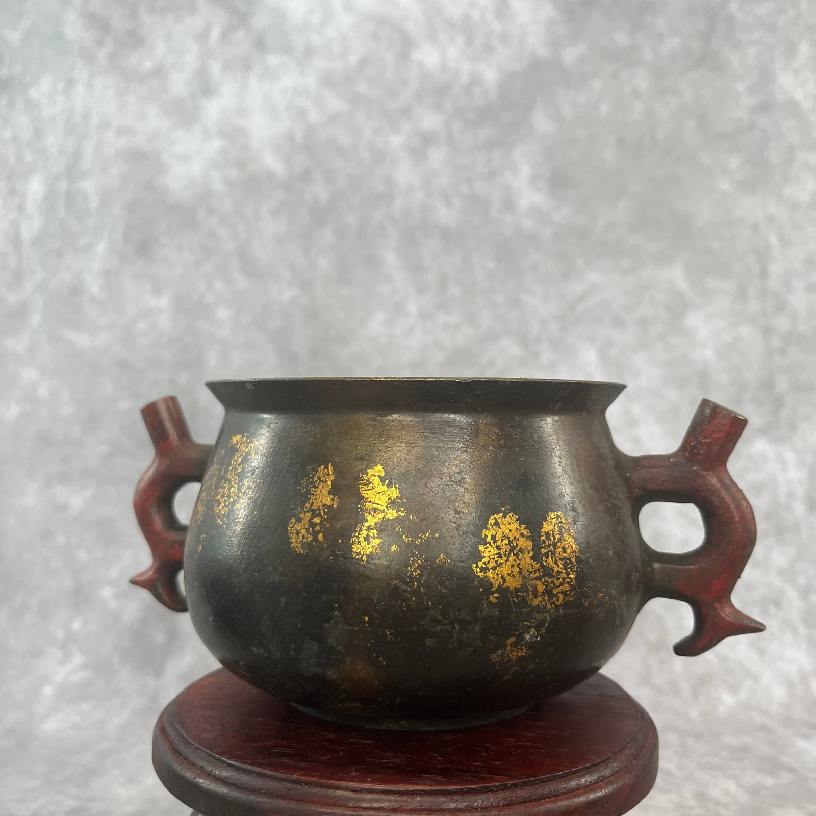 A FINE ROUND DOUBLE EAR FISH CENSE - 4