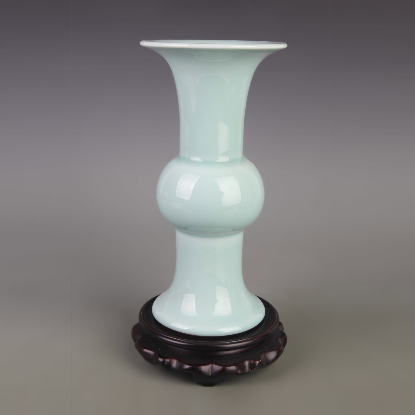 A YING QING GLAZED GU STYLE PORCELAIN VASE (1 of 5)