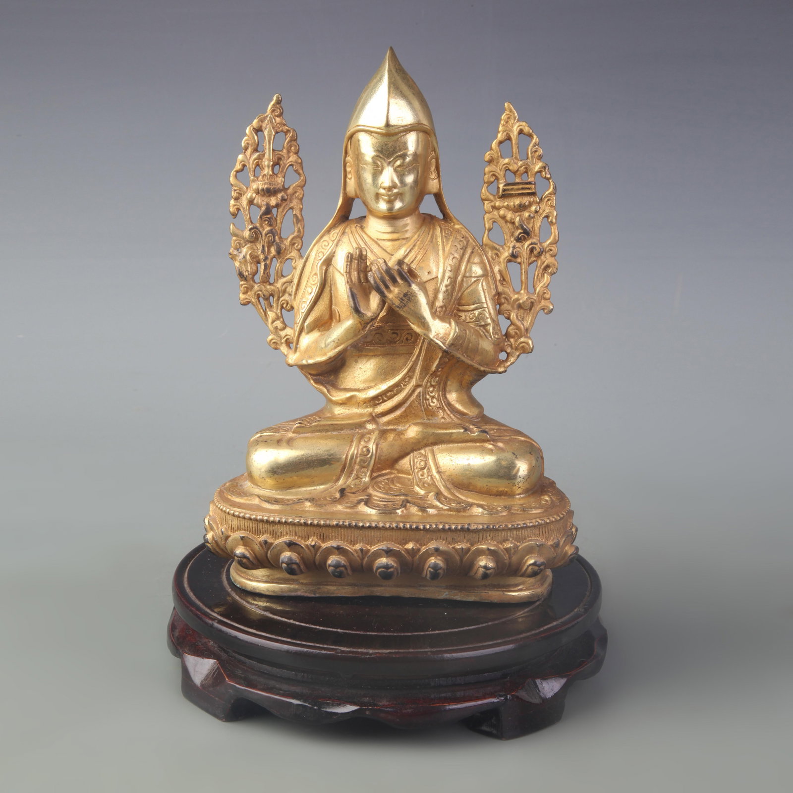 A FINE BRONZE STATUE OF JE TSONGKHAPA: Qing Dynasty; High: 8.0 inch