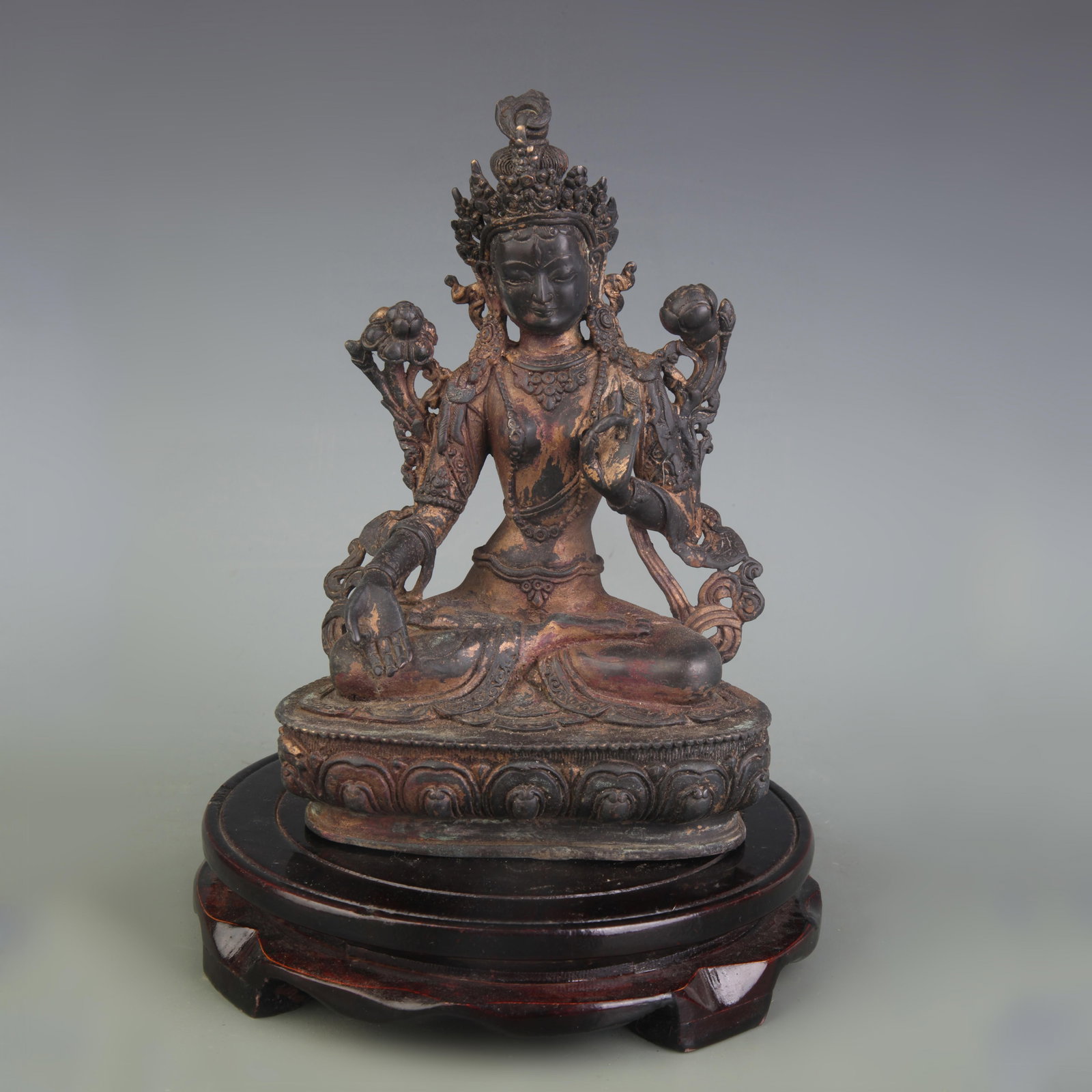 A FINE BRONZE WHITE TARA STATUE (1 of 5)