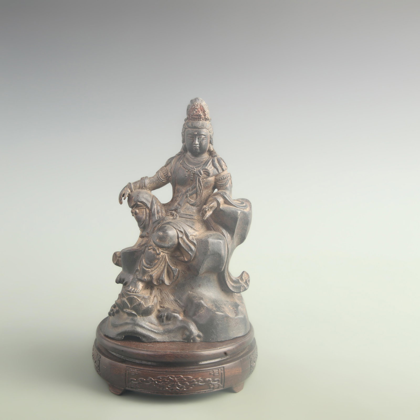GILT BRONZE “WATER MOON?? GUANYIN STATUE: 19th Century; High: 9.10 inch; Width: 3.20 inch; Long: 5.70 inch;