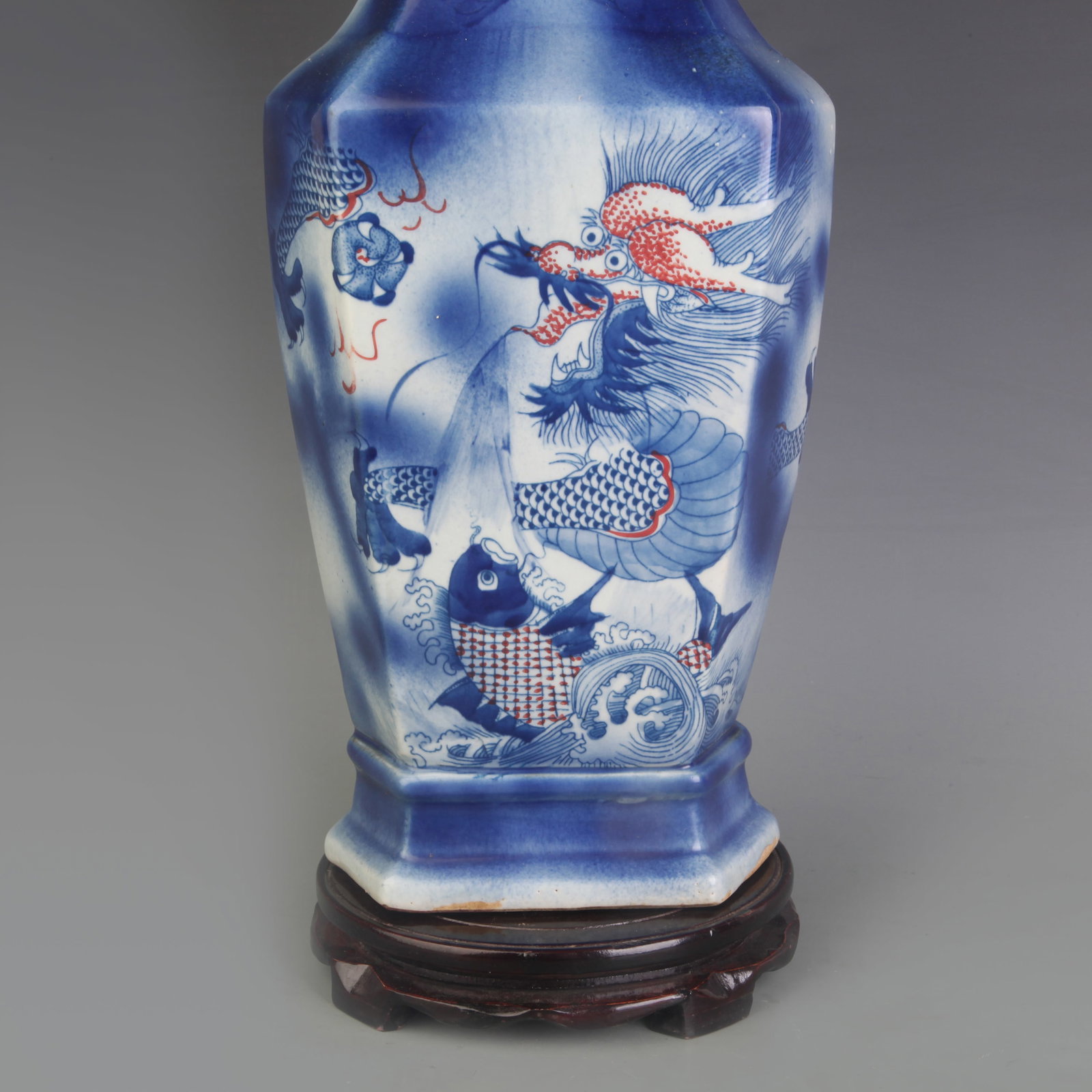 BLUE AND WHITE UNDERGLAZE RED DRAGON PATTERN HEXAGONAL VASE - 3