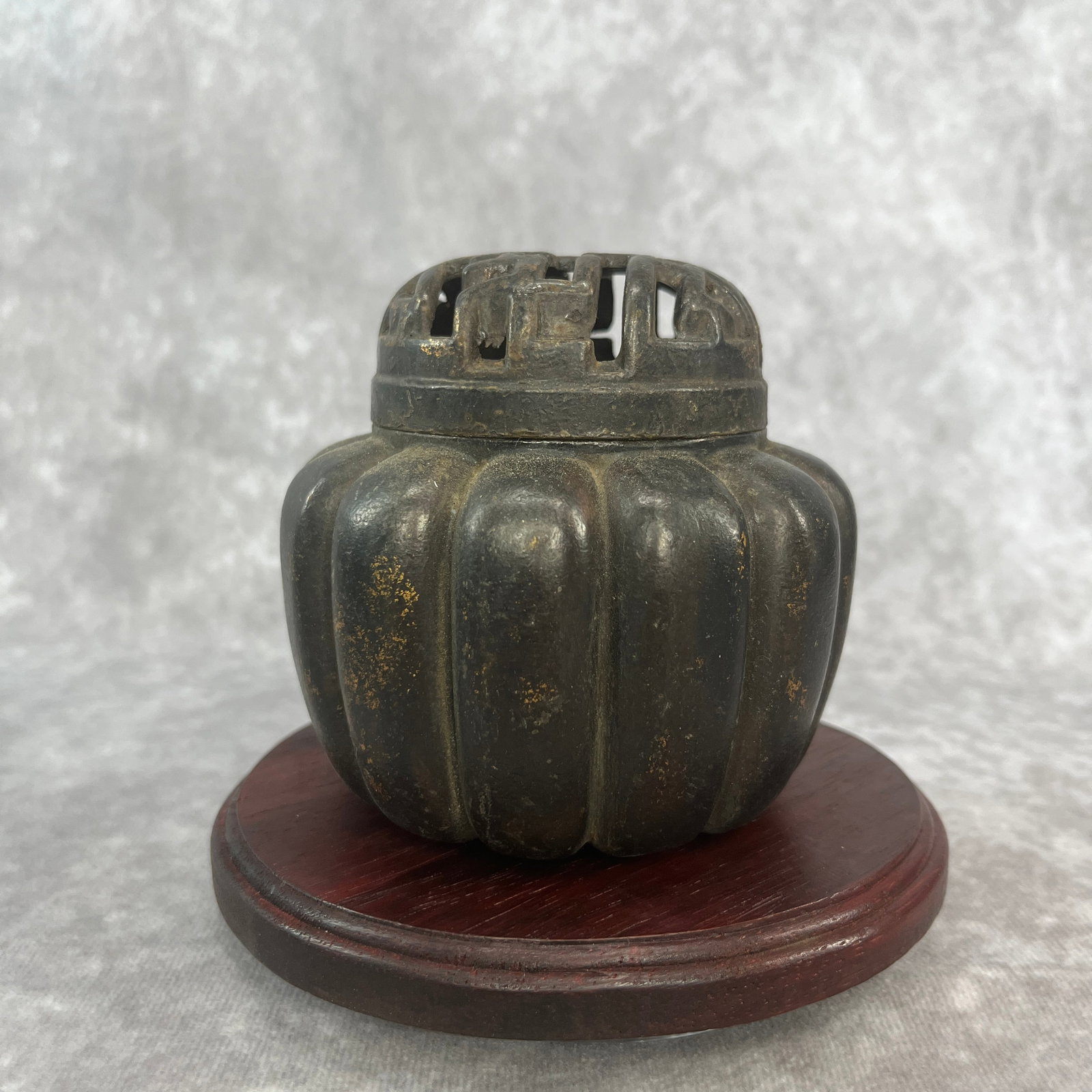 A FINE PUMPKIN SHAPED BRONZE INCENSE BURNER (1 of 6)
