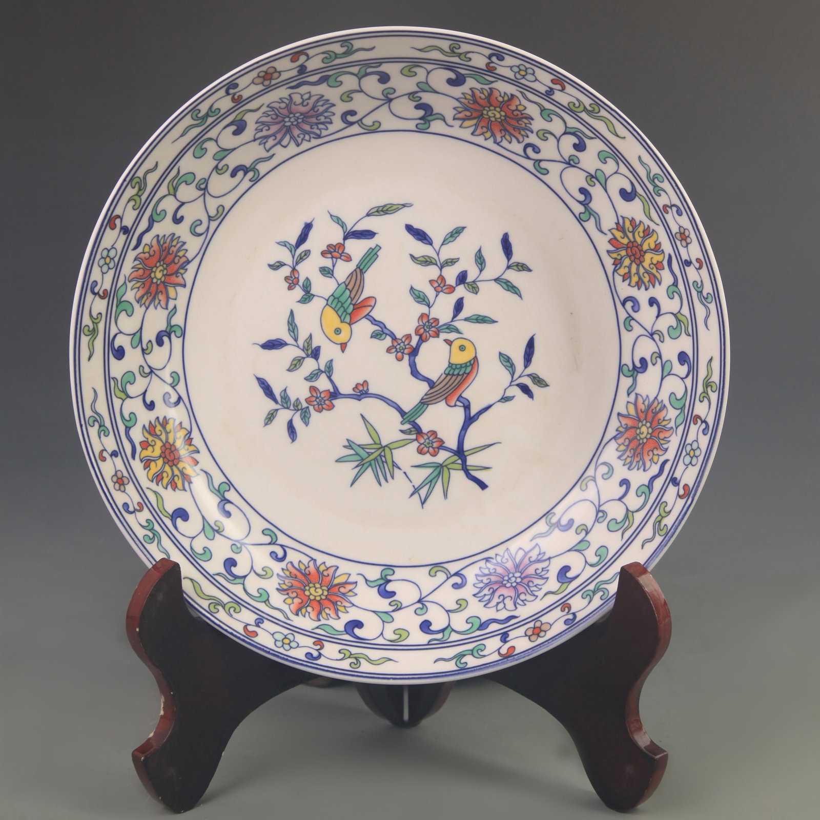 DOUCAI COLOR FLOWER PATTERN PORCELAIN PLATE (1 of 5)