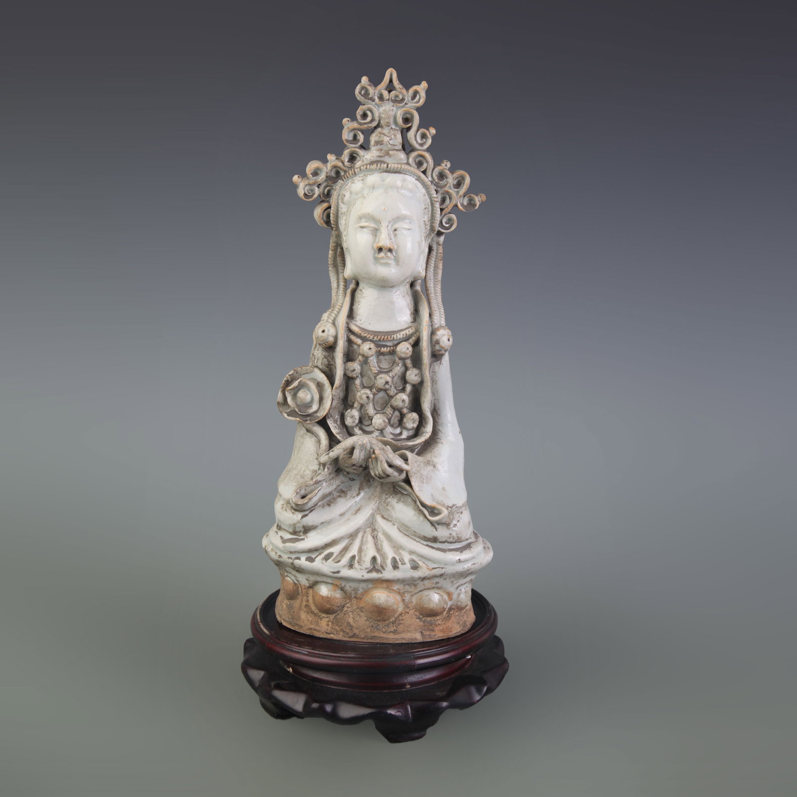 A FINE DEHUA PORCELAIN GUANYIN FIGURE: Ming Dynasty Style; High: 10.2 inch