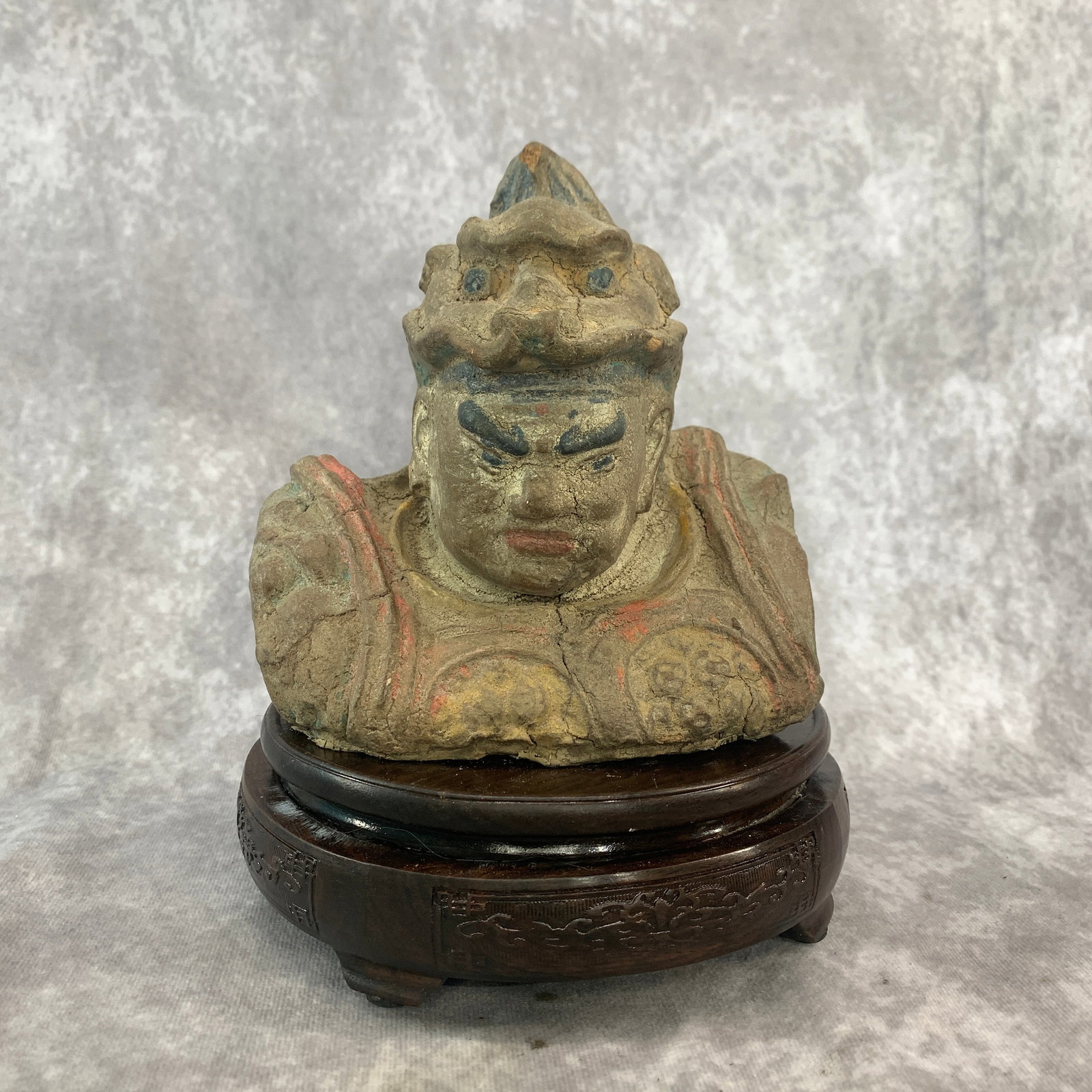 A FINE WOODEN BUDDHIST GUARDIAN (HEAVENLY KING) STATUE (1 of 5)