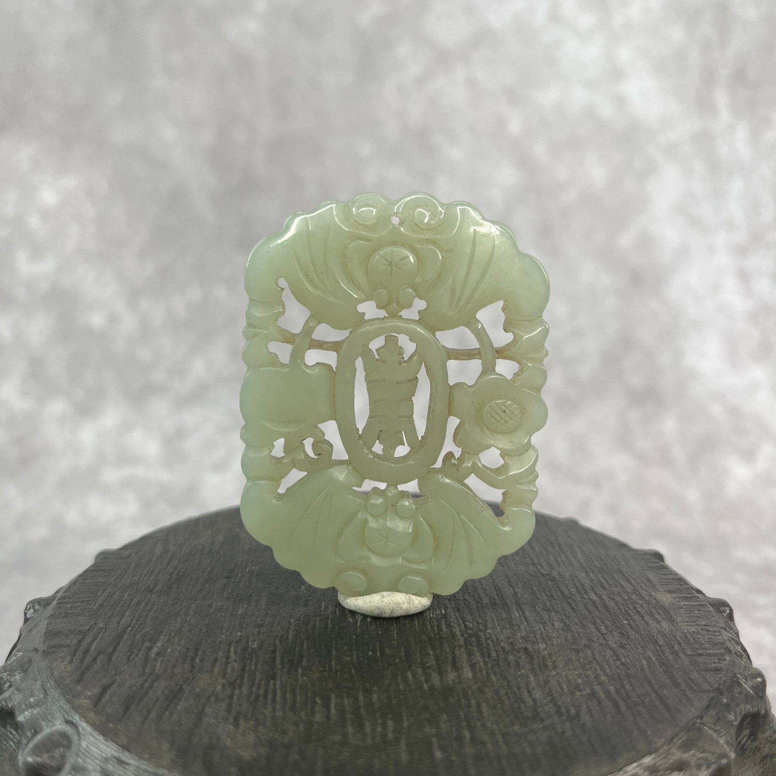 A FINE HAND CARVED HETIAN JADE IN FIGURE OF BAT (1 of 5)