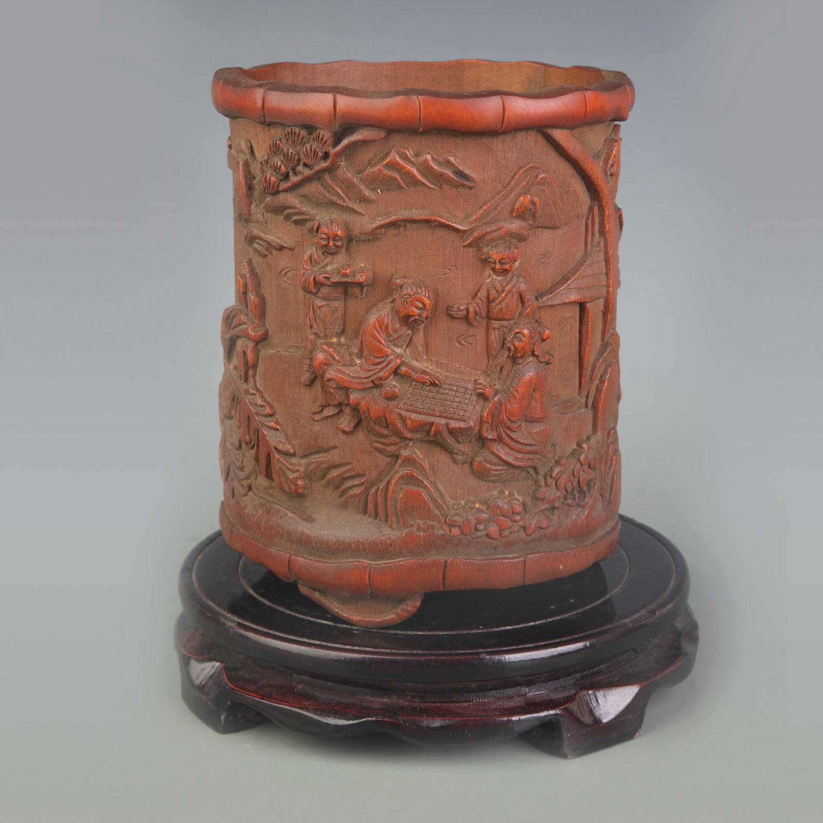 A FINE BAMBOO-CARVED BRUSH POT (1 of 5)