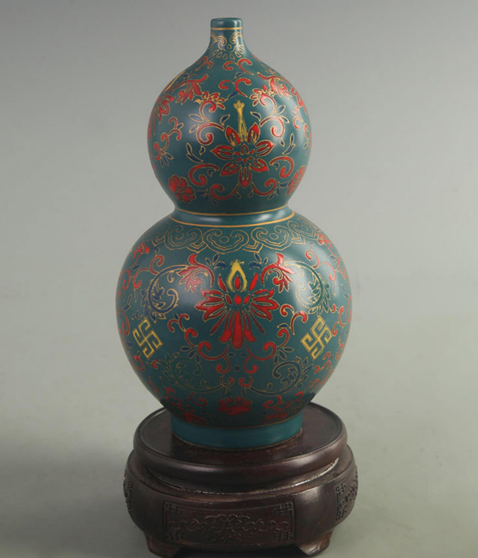 A DARK BLUE GROUND COLOR PAINTED CALABASH BOTTLE (1 of 5)