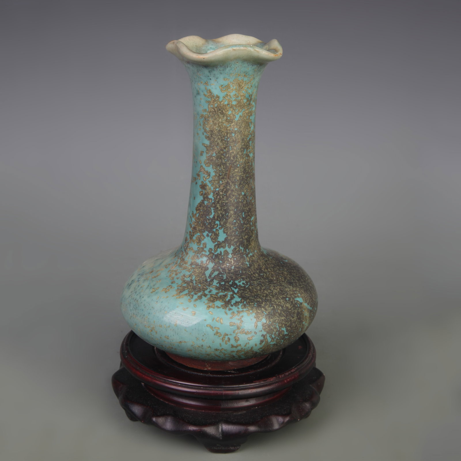 A JUN KILN FLOWER-MOUTH PORCELAIN VASE: Song Dynasty Style; High: 7.5 inch; Diameter: 2.6 inch