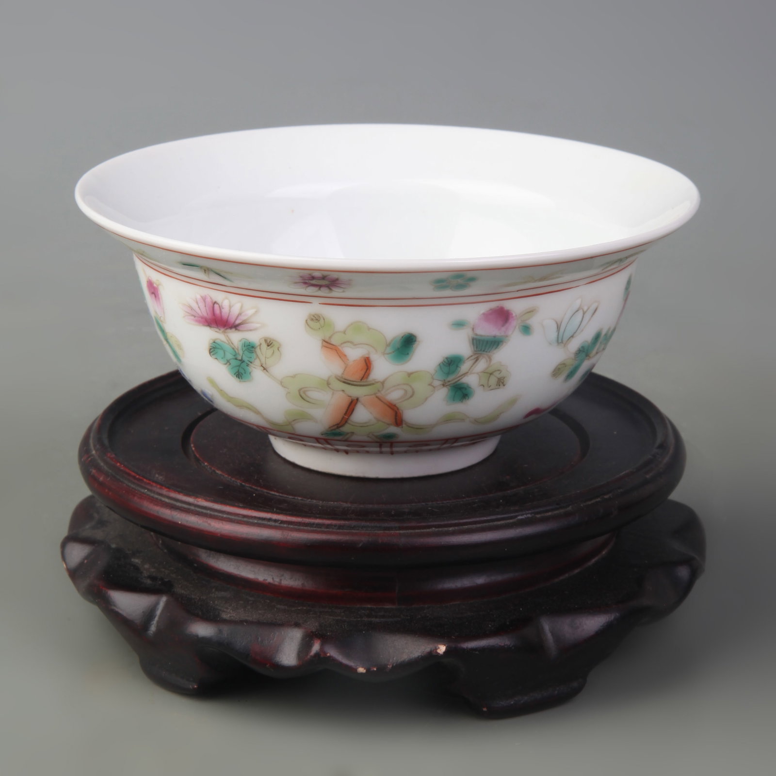 FAMILLE ROSE EIGHT TREASURES PATTERN PORCELAIN BOWL (1 of 5)