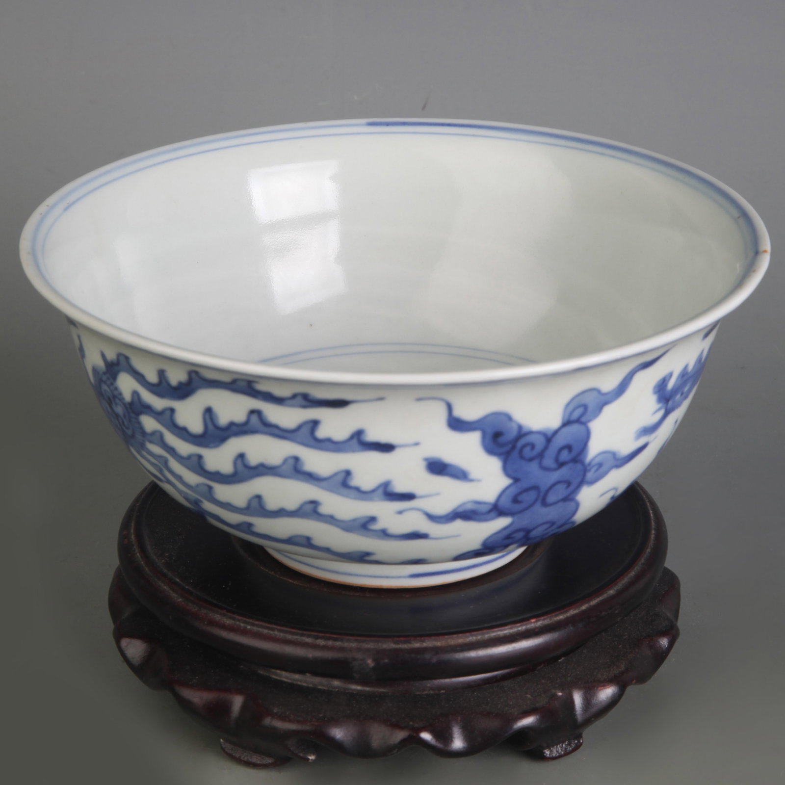 BLUE AND WHITE PHOENIX PATTERN PORCELAIN BOWL: Ming Dynasty Style; Diameter: 6.4 inch; High: 2.8 inch