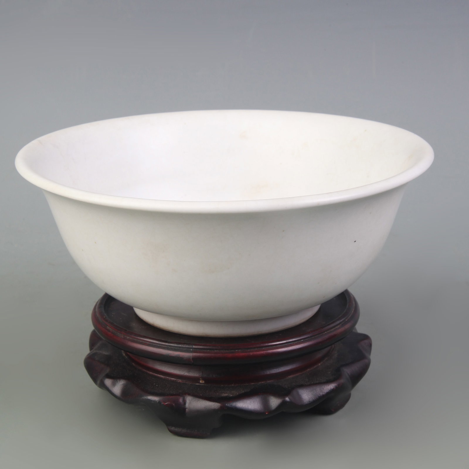 WHITE GLAZED DE HUA KILN PORCELAIN BOWL (1 of 5)