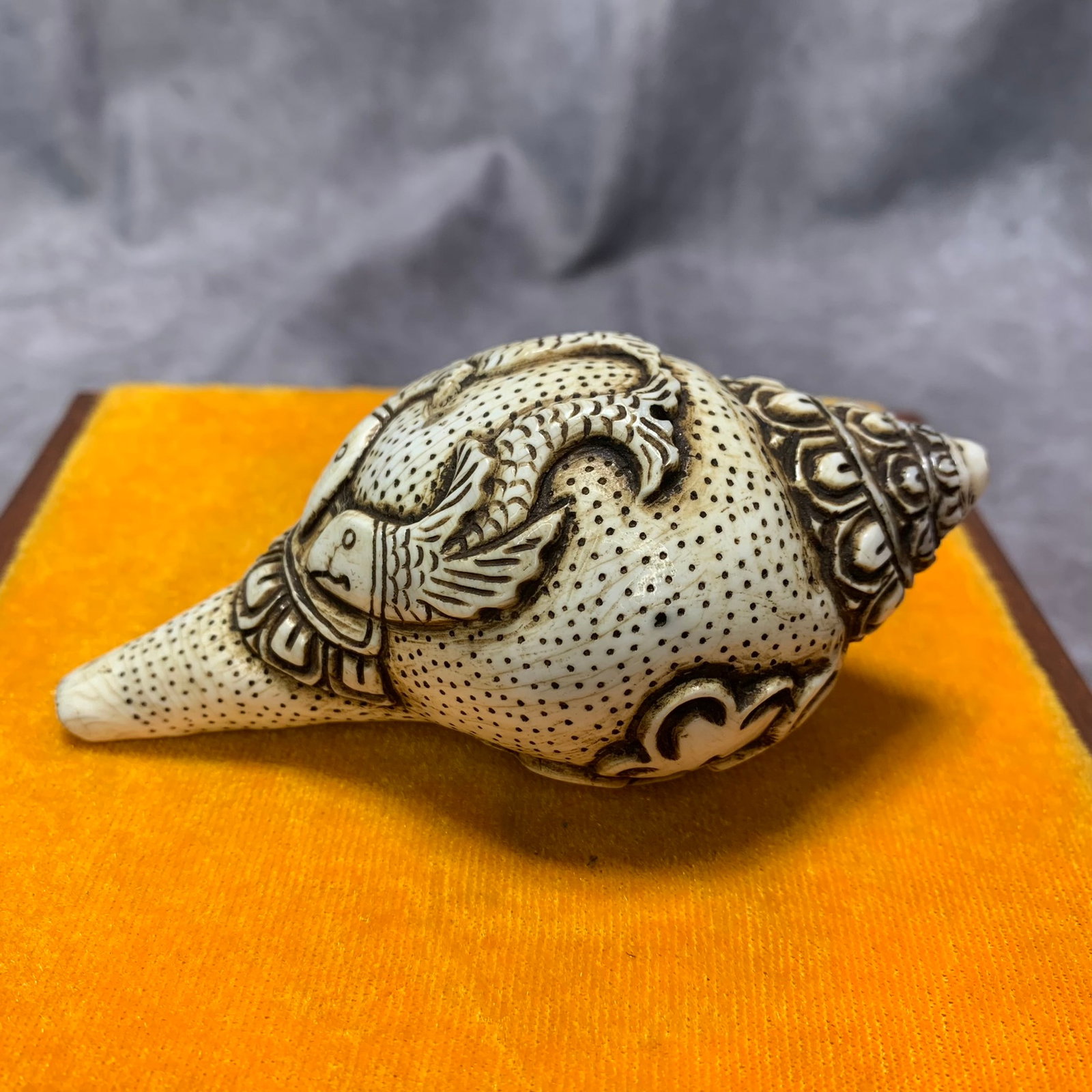 A QING TIBETAN CONCH SHELL RITUAL IMPLEMENT - 2