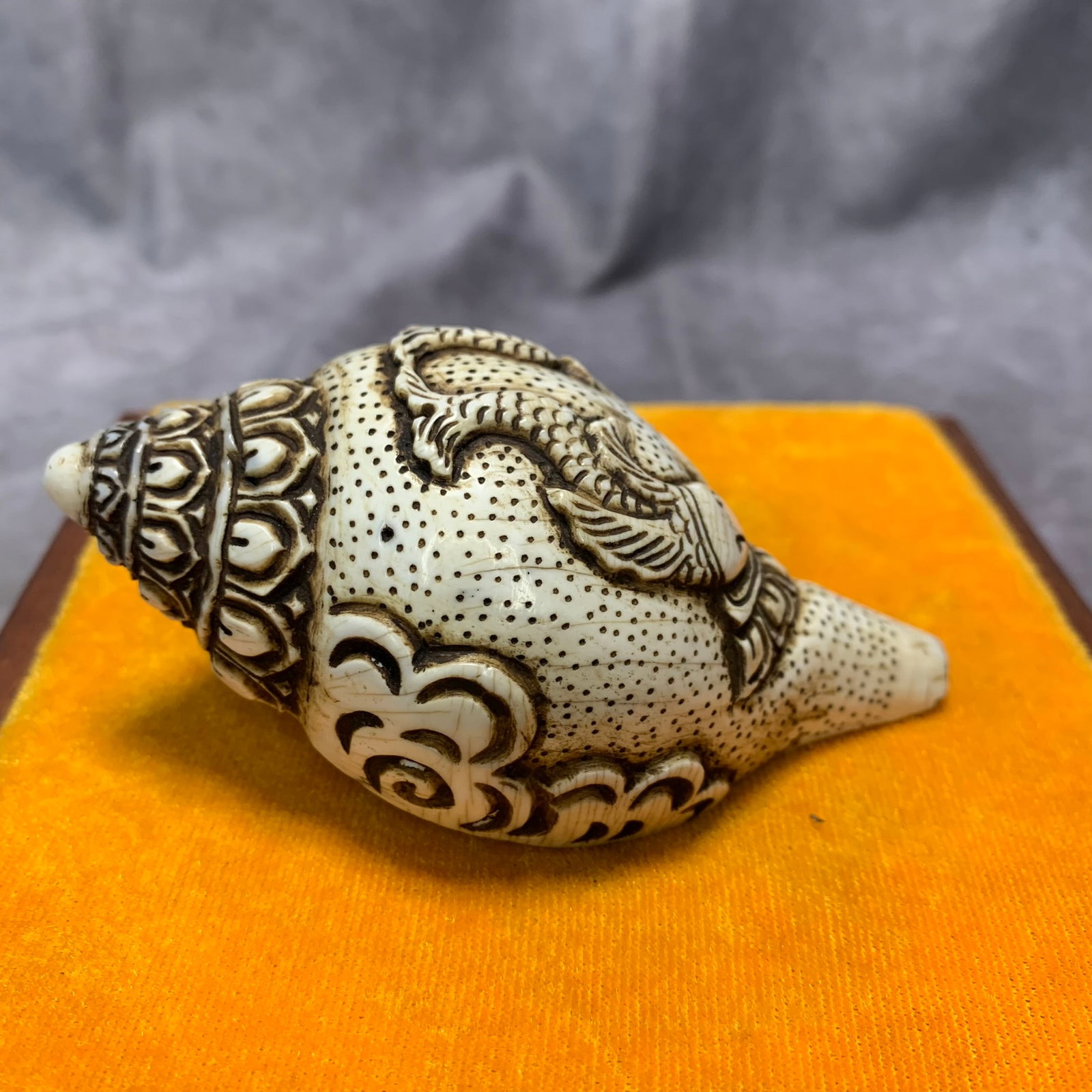 A QING TIBETAN CONCH SHELL RITUAL IMPLEMENT - 3