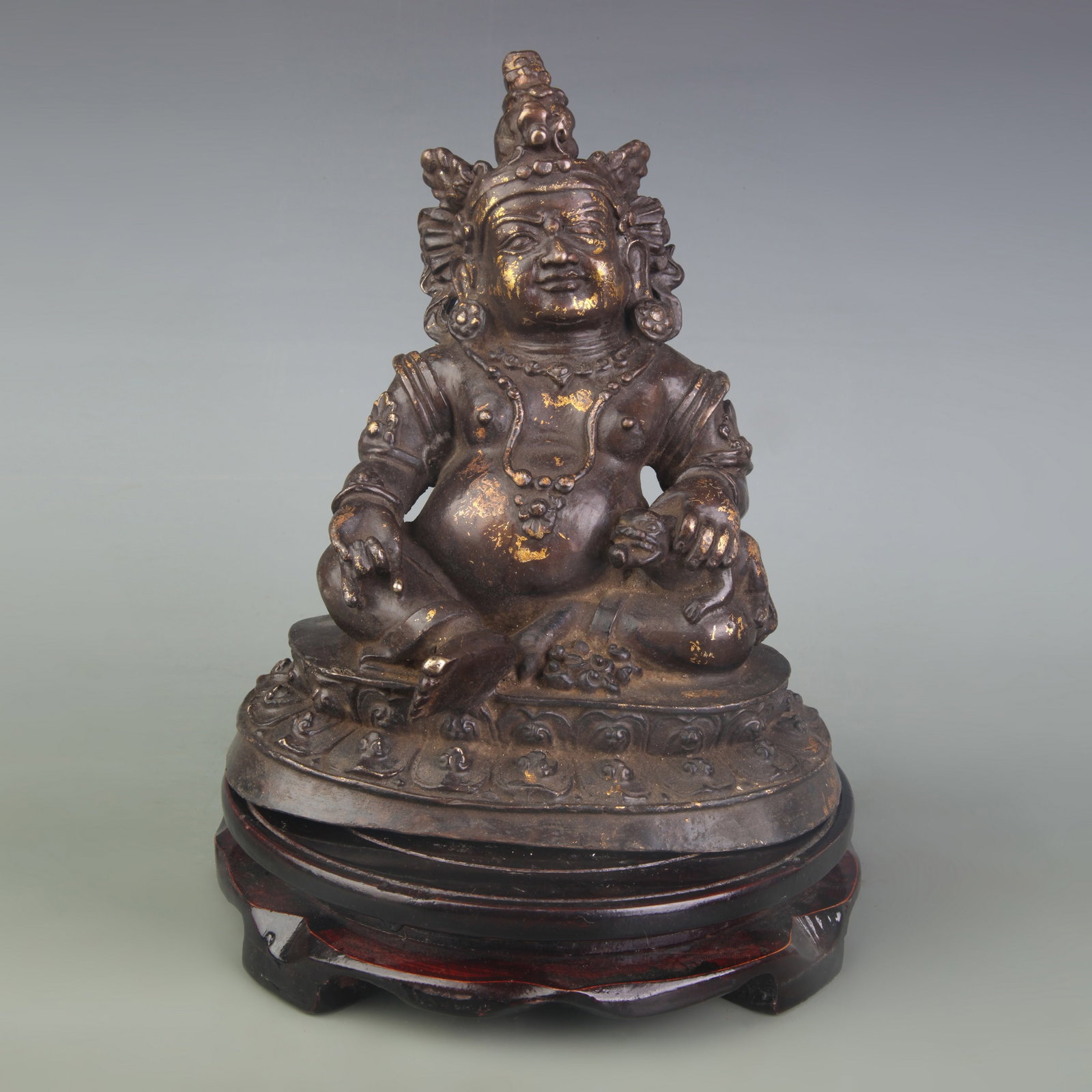 A FINE BRONZE FIGURE OF WEALTH GOD FIGURE: Qing Dynasty; High: 7.6 inch