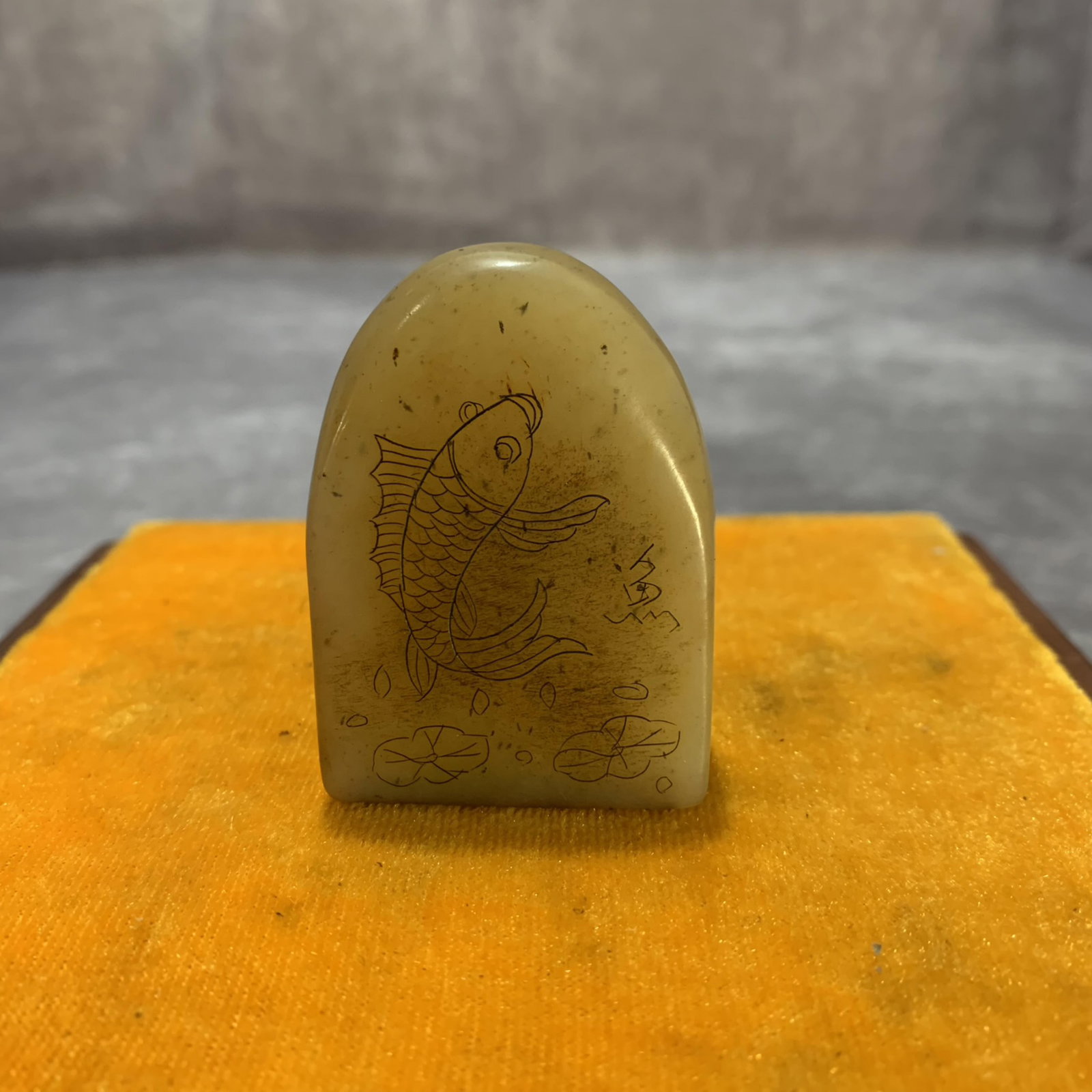 A FINELY CARVED SHOUSHAN STONE SEAL: Modern; Long: 2.3 inch; Width: 1.6 inch; High: 0.7 inch;