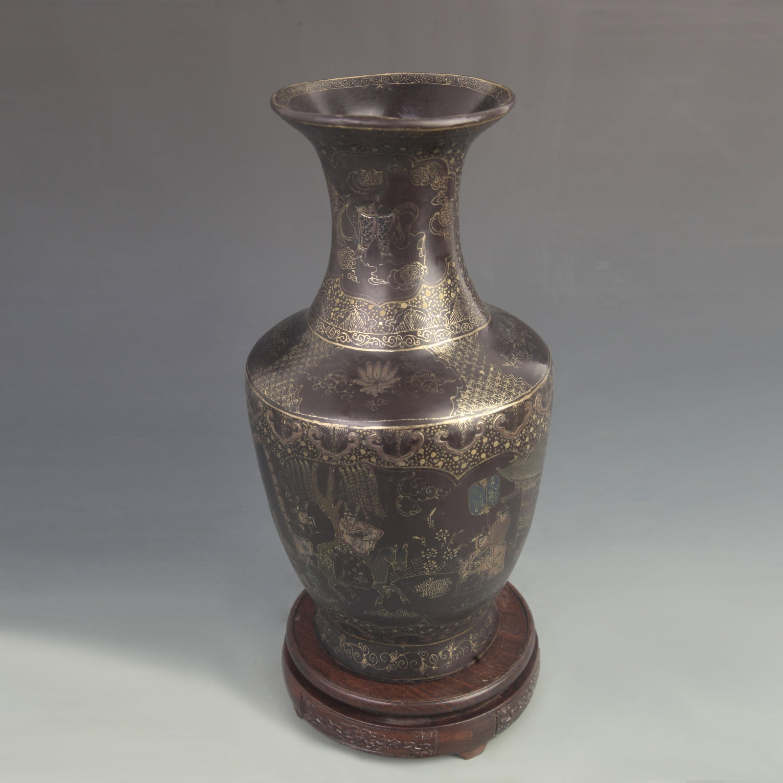 LACQUER PAINTED COURTYARD FIGURE STORY-PATTERNED WOODEN APPRECIATION VASE: Qing Dynasty Yong Zheng Period; High: 13.25 inch; Diameter: 5.00 inch