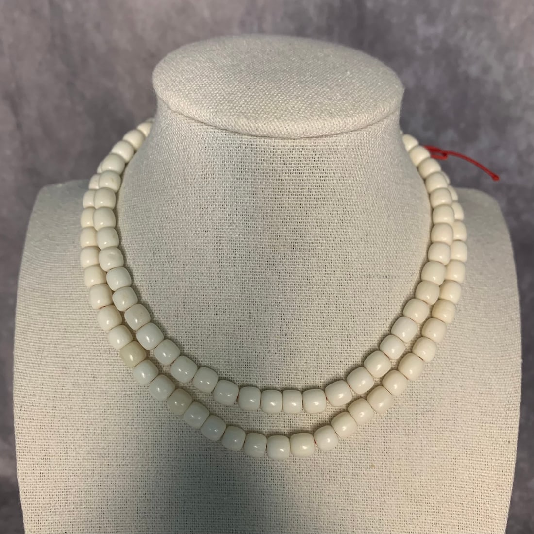 A FINE OX BONE MADE NECKLACE - 3