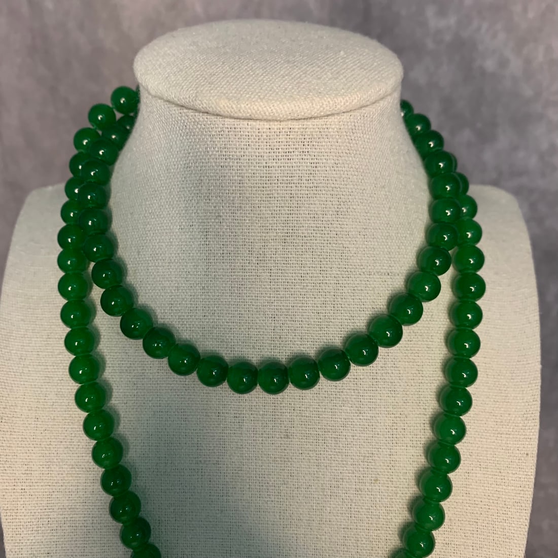 A FINE JADE BEAD MADE NECKLACE - 2