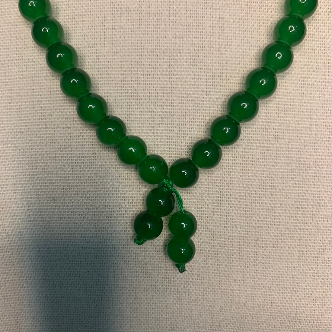 A FINE JADE BEAD MADE NECKLACE - 3