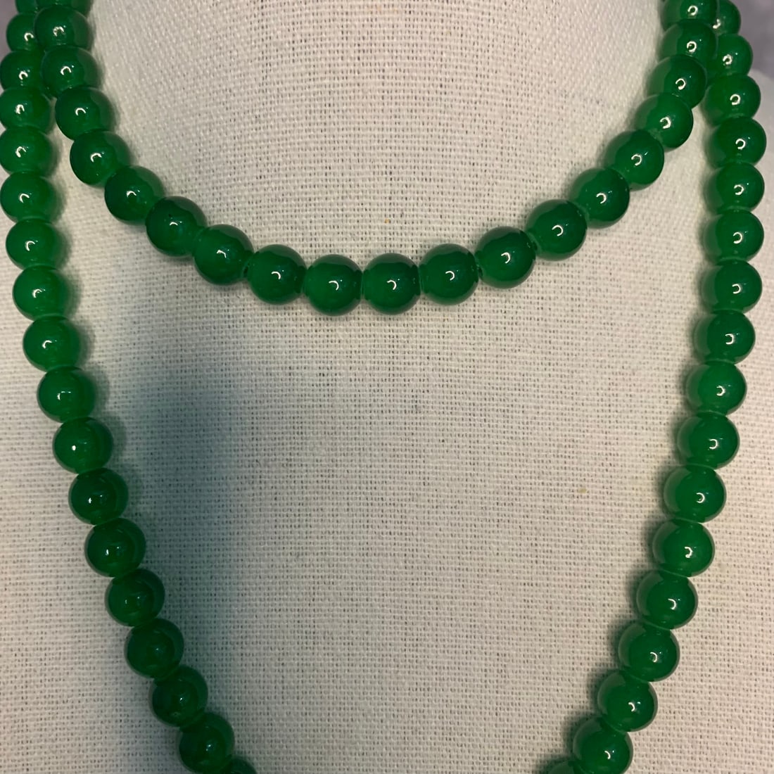 A FINE JADE BEAD MADE NECKLACE - 4