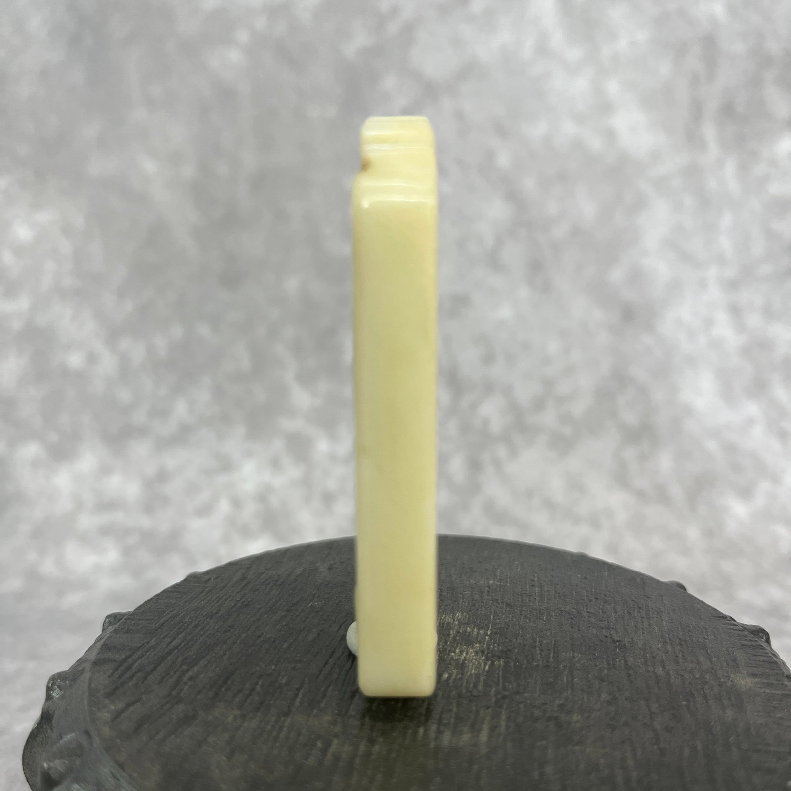 A FINE HETIAN JADE PENDANT WITH PINE TREE PATTERN - 3