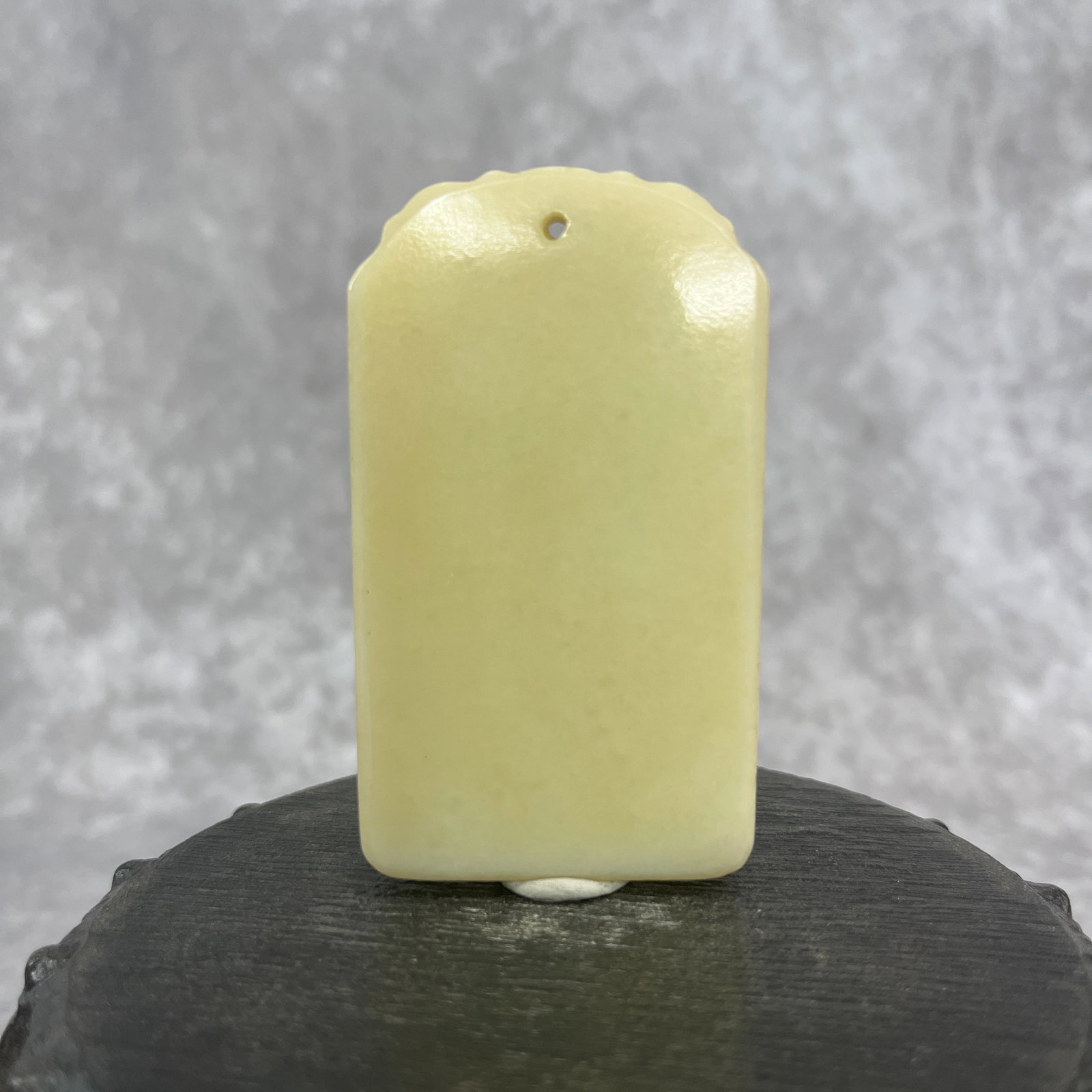 A FINE HETIAN JADE PENDANT WITH PINE TREE PATTERN - 4