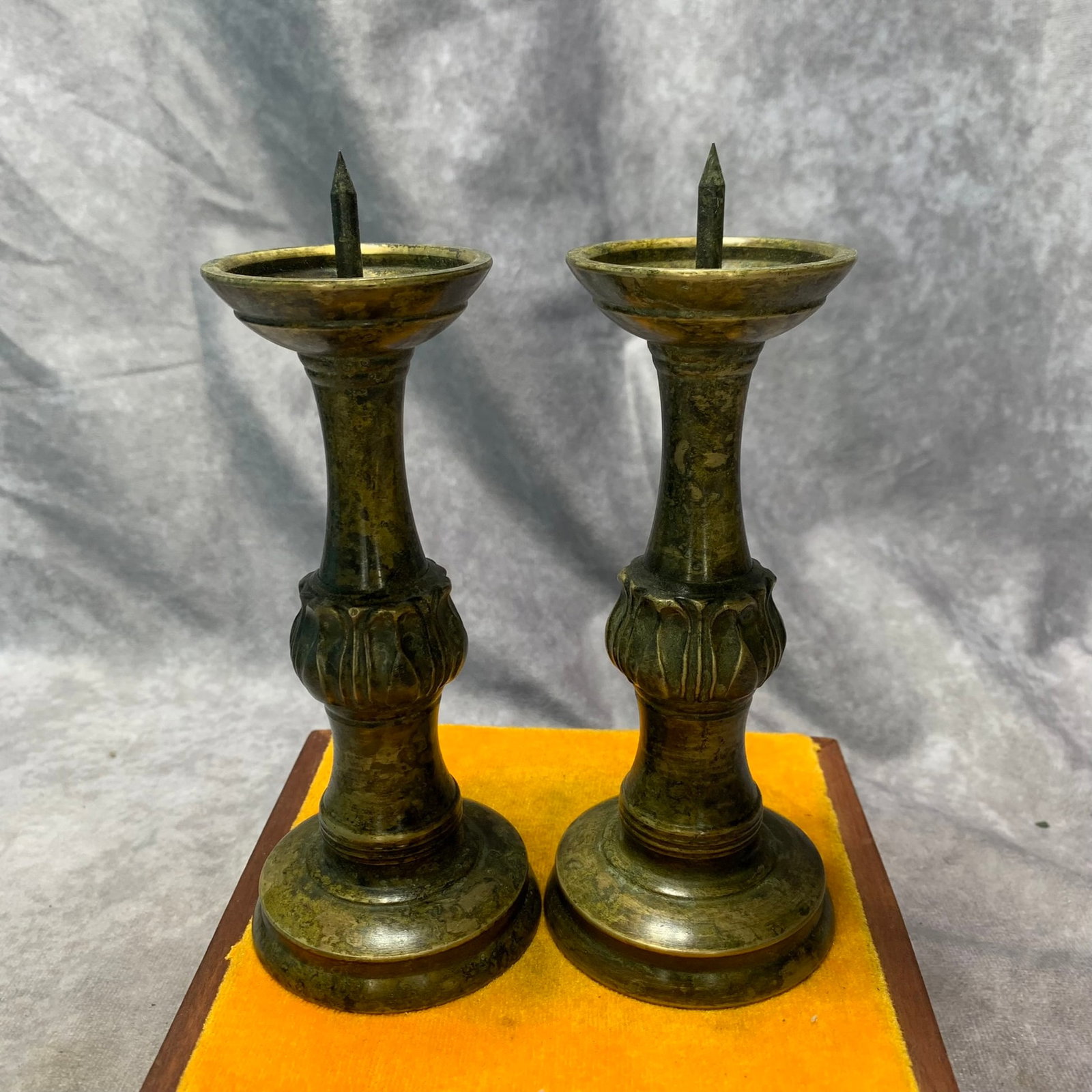 A PAIR OF REPUBLIC-PERIOD BRONZE CANDLESTICKS (1 of 4)