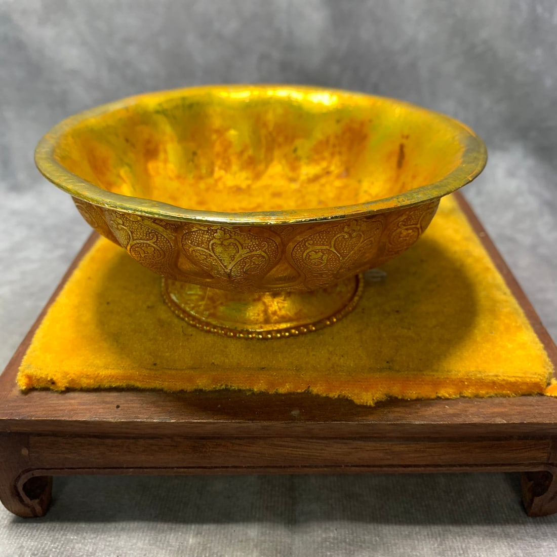 XUANDE-MARK GILT BRONZE BOWL WITH HUNDRED-BOYS MOTIF: Ming Dynasty Style; High: 2.7 inch; Diameter: 5 inch
