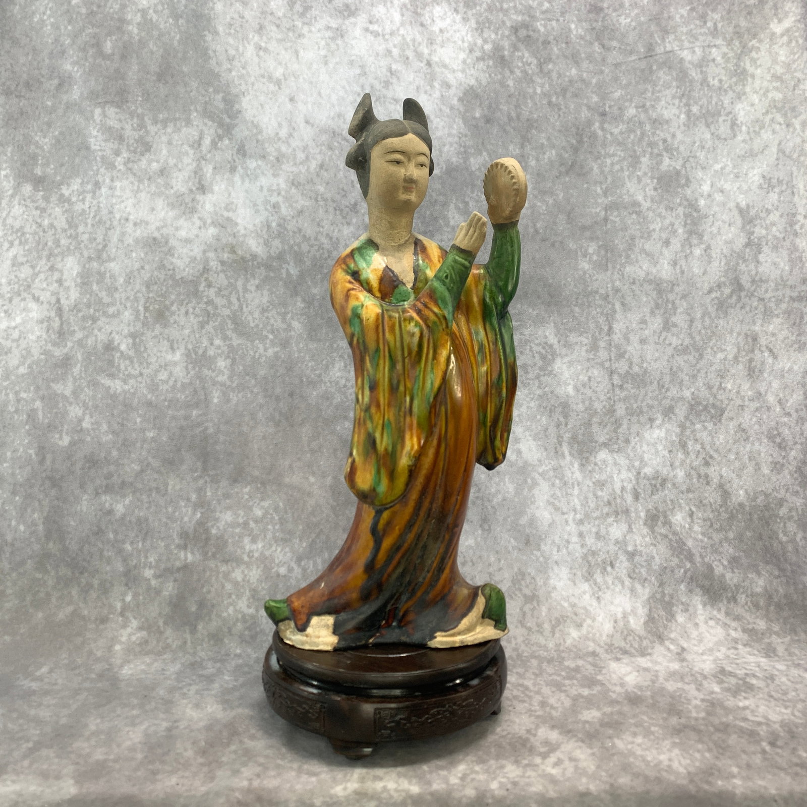 A FINE SAN CAI STYLE DIGNIFIED WOMAN POTTERY FIGURE: Tang Dynast Style; Long: 6.4 inch; Width: 4 inch; High: 14.2 inch;