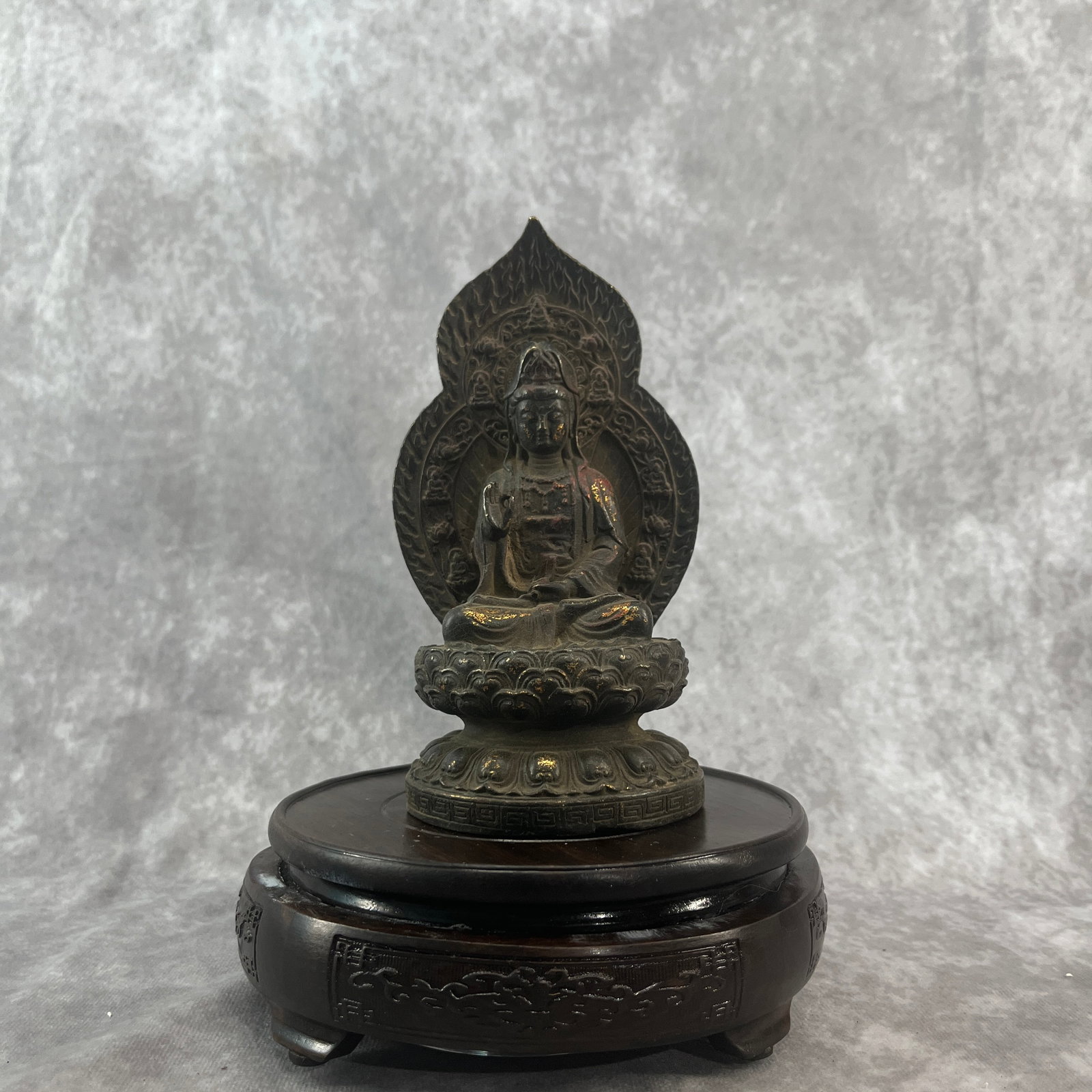 A FINE GILT BRONZE FIGURE OF AVALOKITESHVARA: Qing Dynasty; Long: 3.8 inch; Width: 3.4 inch; High: 7.2 inch; Woodbase for picture and display only