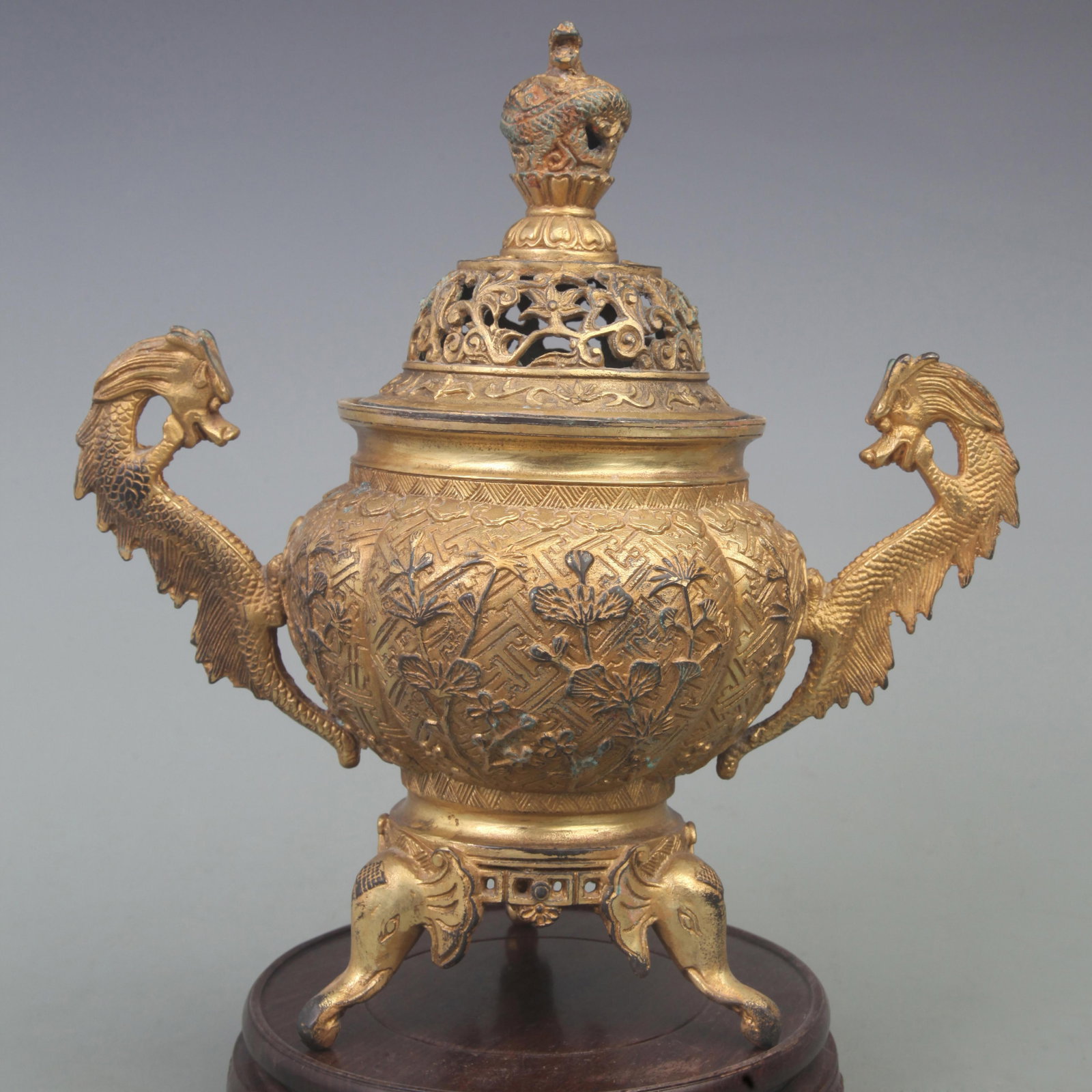 A FINE GILT BRONZE FLOWER PATTERN BRONZE INCENSE BURNER (1 of 6)