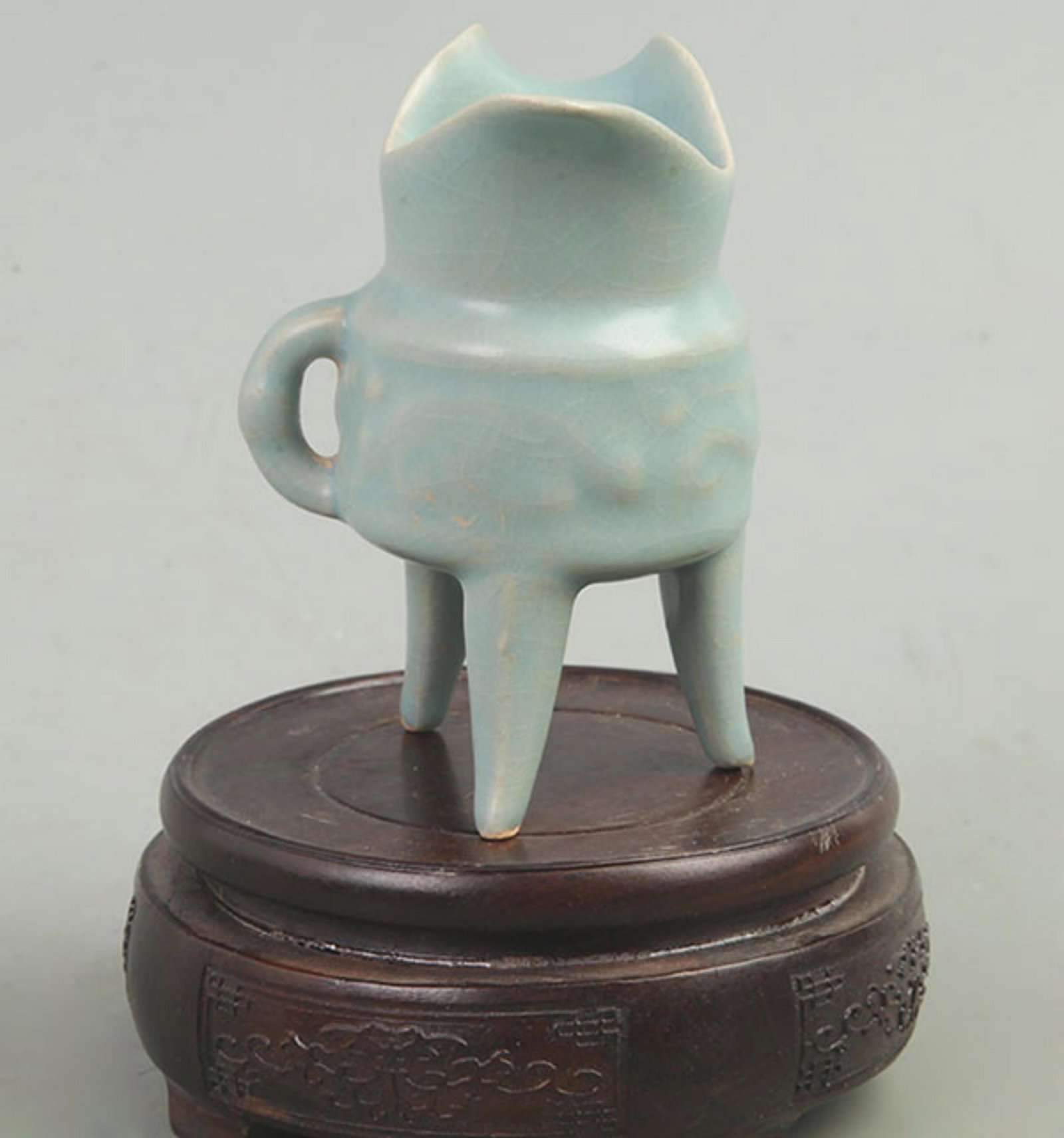 A FINE RU KILN PORCELAIN WINE CUP: Song Dynasty Style; High: 4.5 inch; Diameter: 3.2 inch; Woodbase for picture and display only