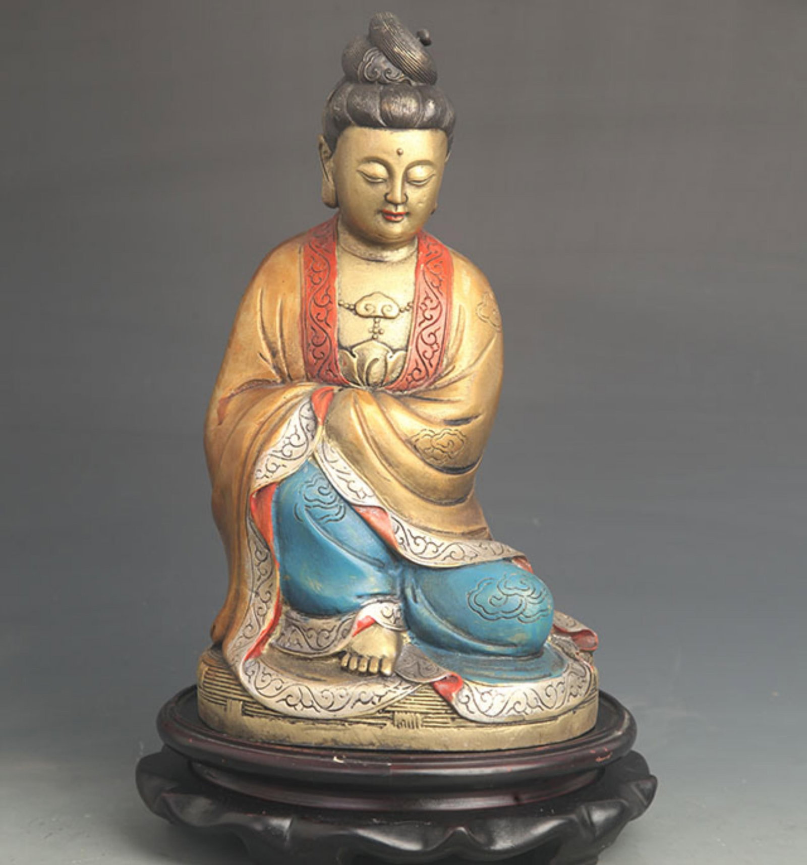 BRONZE STATUE OF AVALOKITESVARA ON A LOTUS SEAT: 19th Century; High: 11.0 inch; Width: 4.50 inch; Woodbase for picture and display only