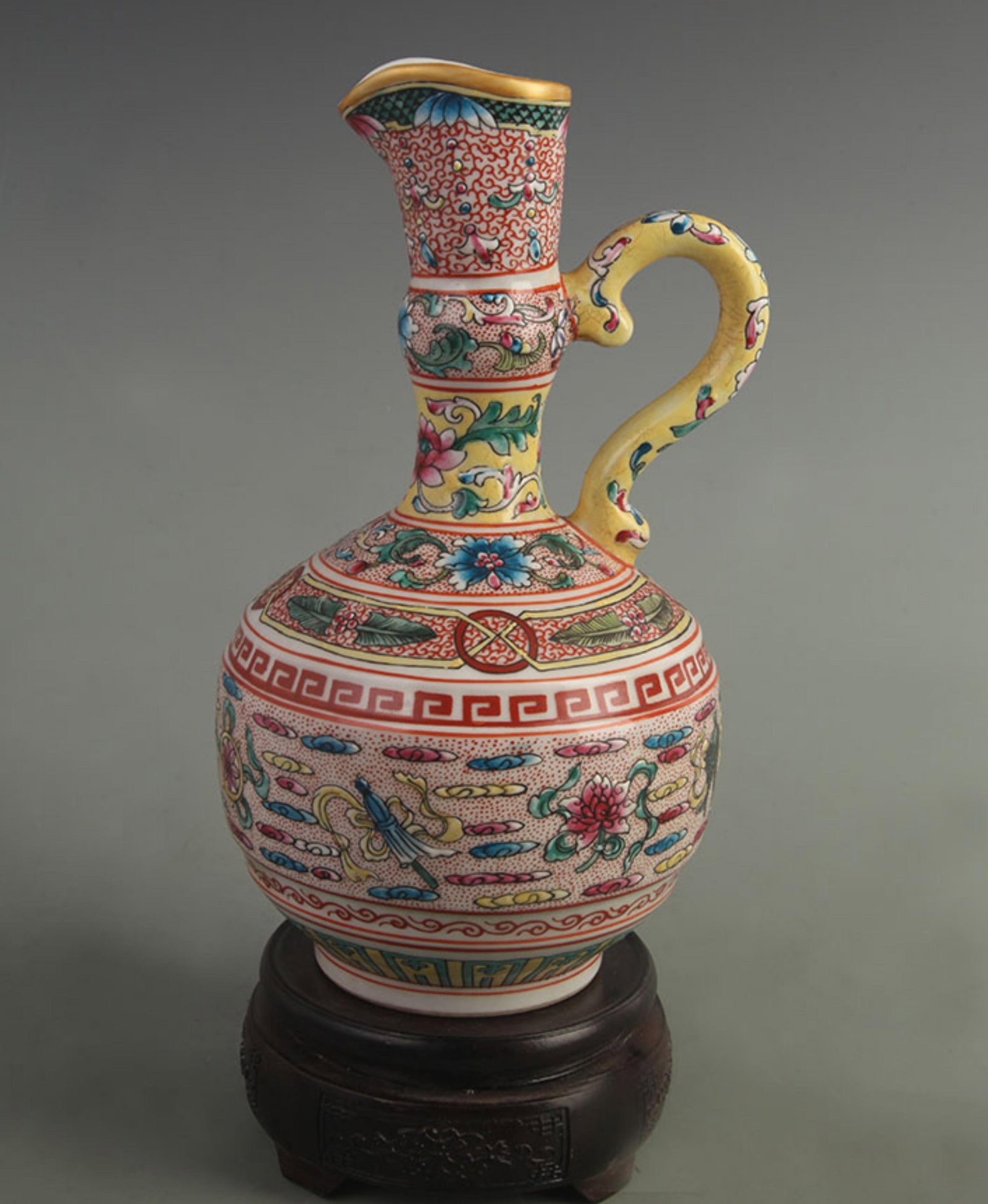 FAMILLE CLOISONNE ENAMEL COLOR PORCELAIN EWER: Qing Dynasty,Qianlong Period; High: 9.20 inch; Width: 5.00 inch; Woodbase for picture and display only