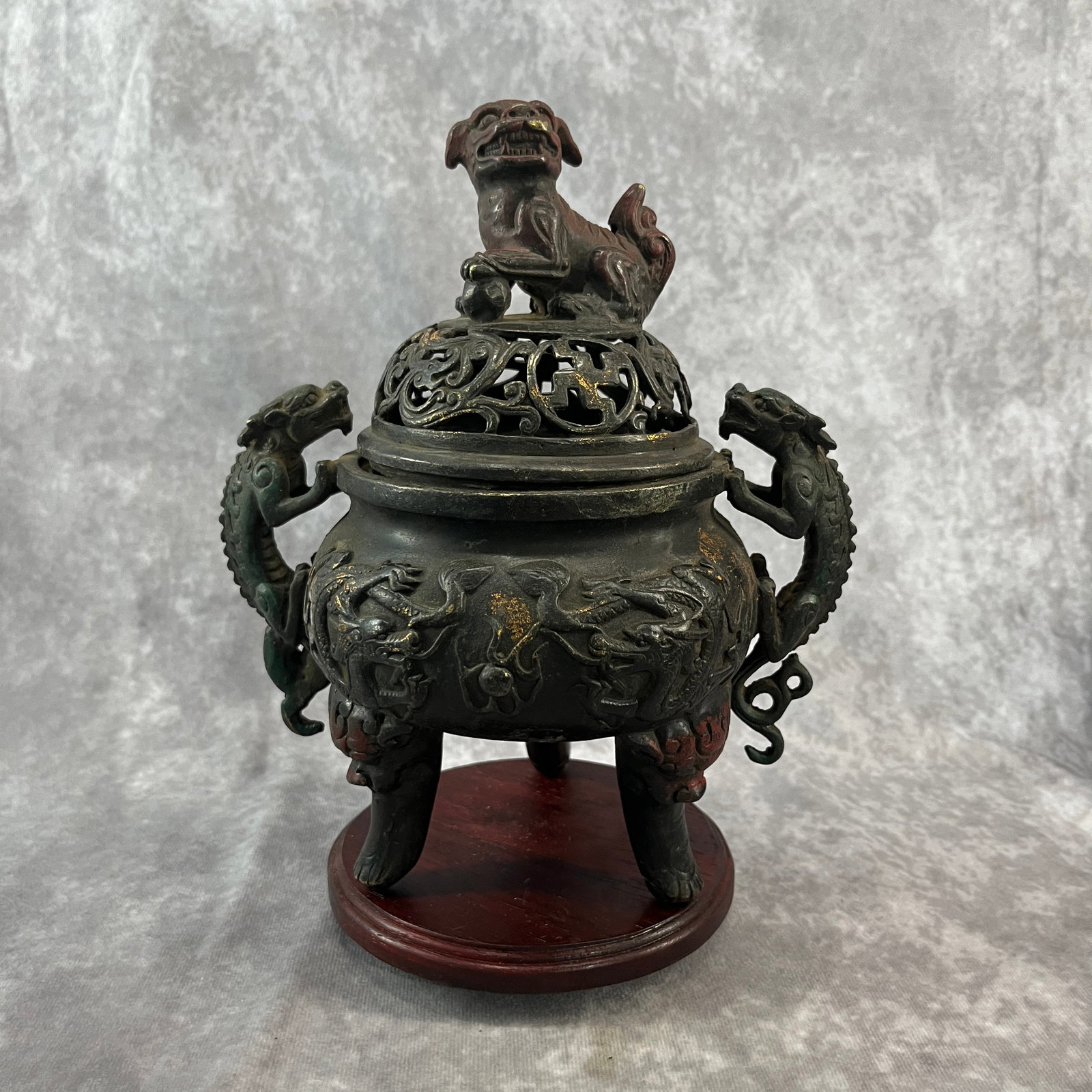 A FINE CHINESE TRIPOD BRONZE FOO DOG FINIAL STYLE CENSER (1 of 7)