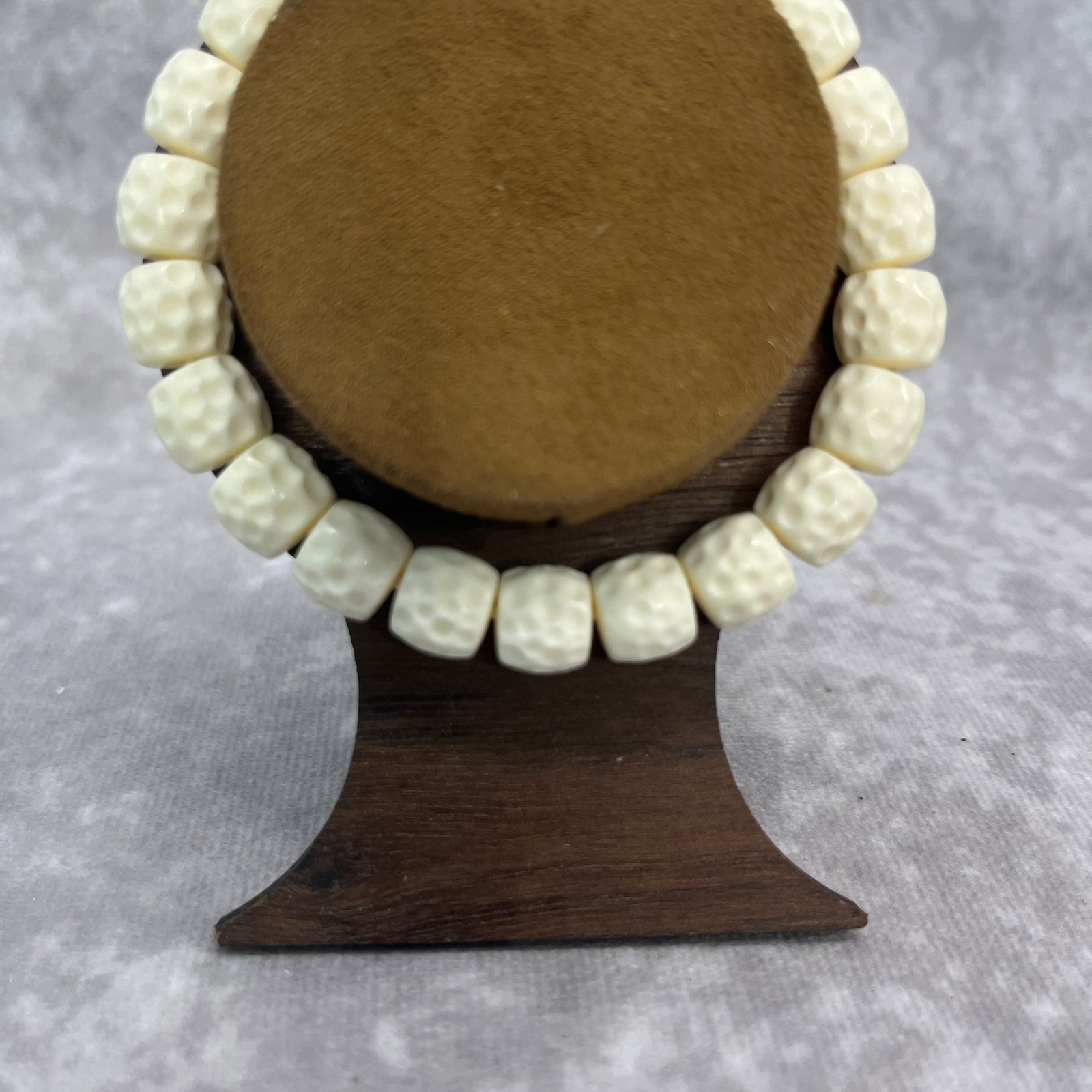 A FINE BONE MADE BRACELET - 2