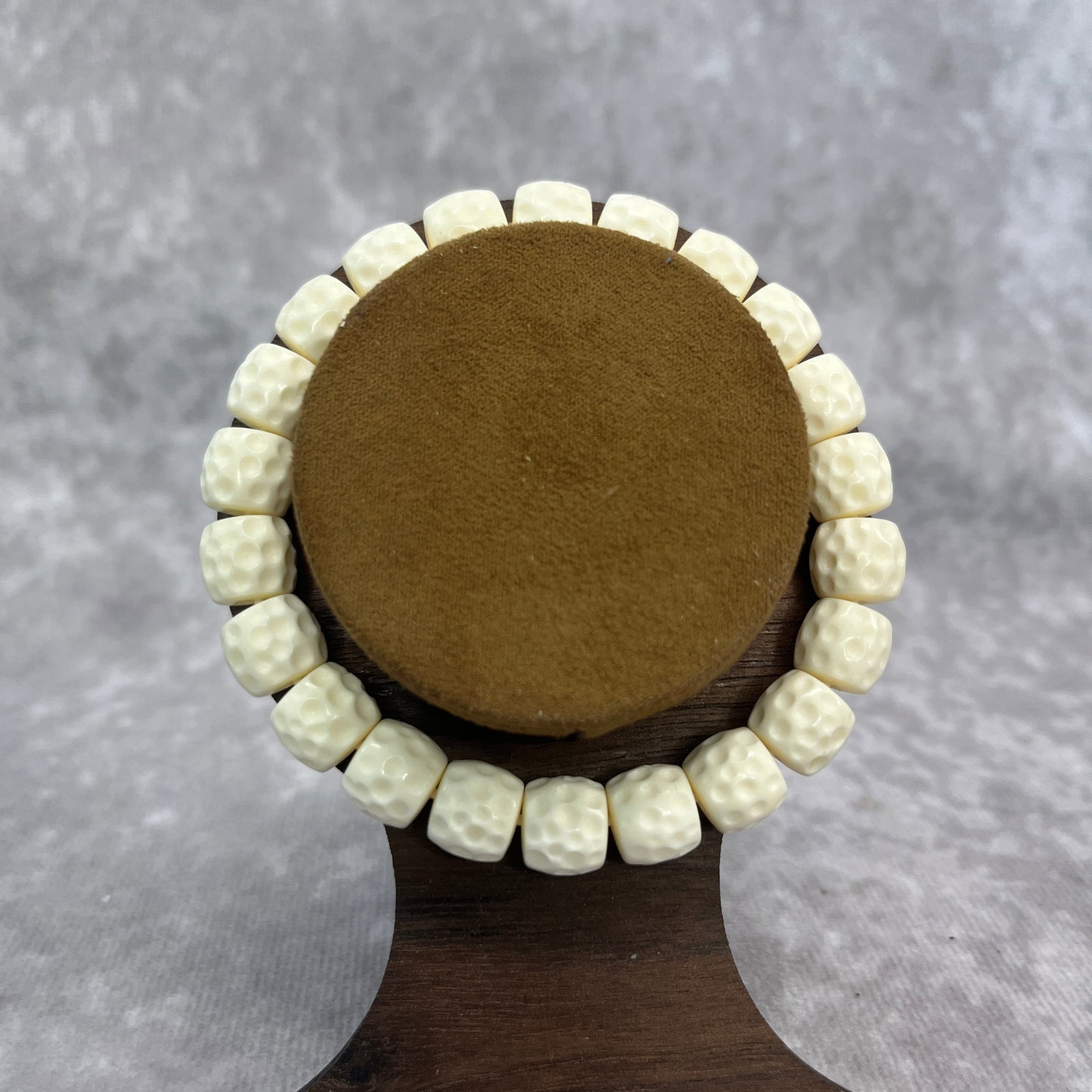 A FINE BONE MADE BRACELET - 4