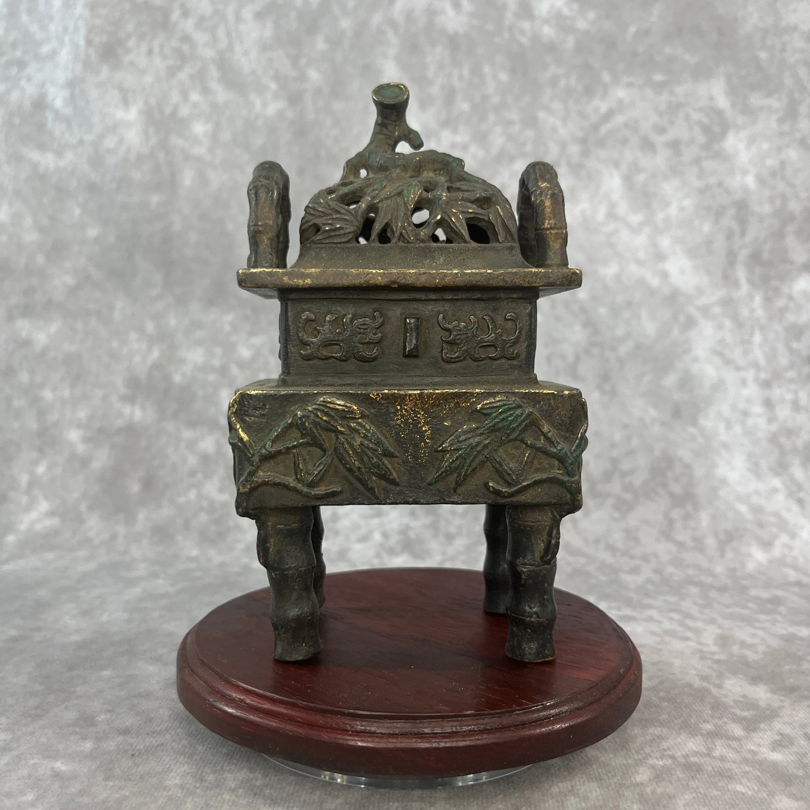 A FINE BAMBOO STALKS AND LEAVES BRONZE INCENSE CENSER (1 of 7)