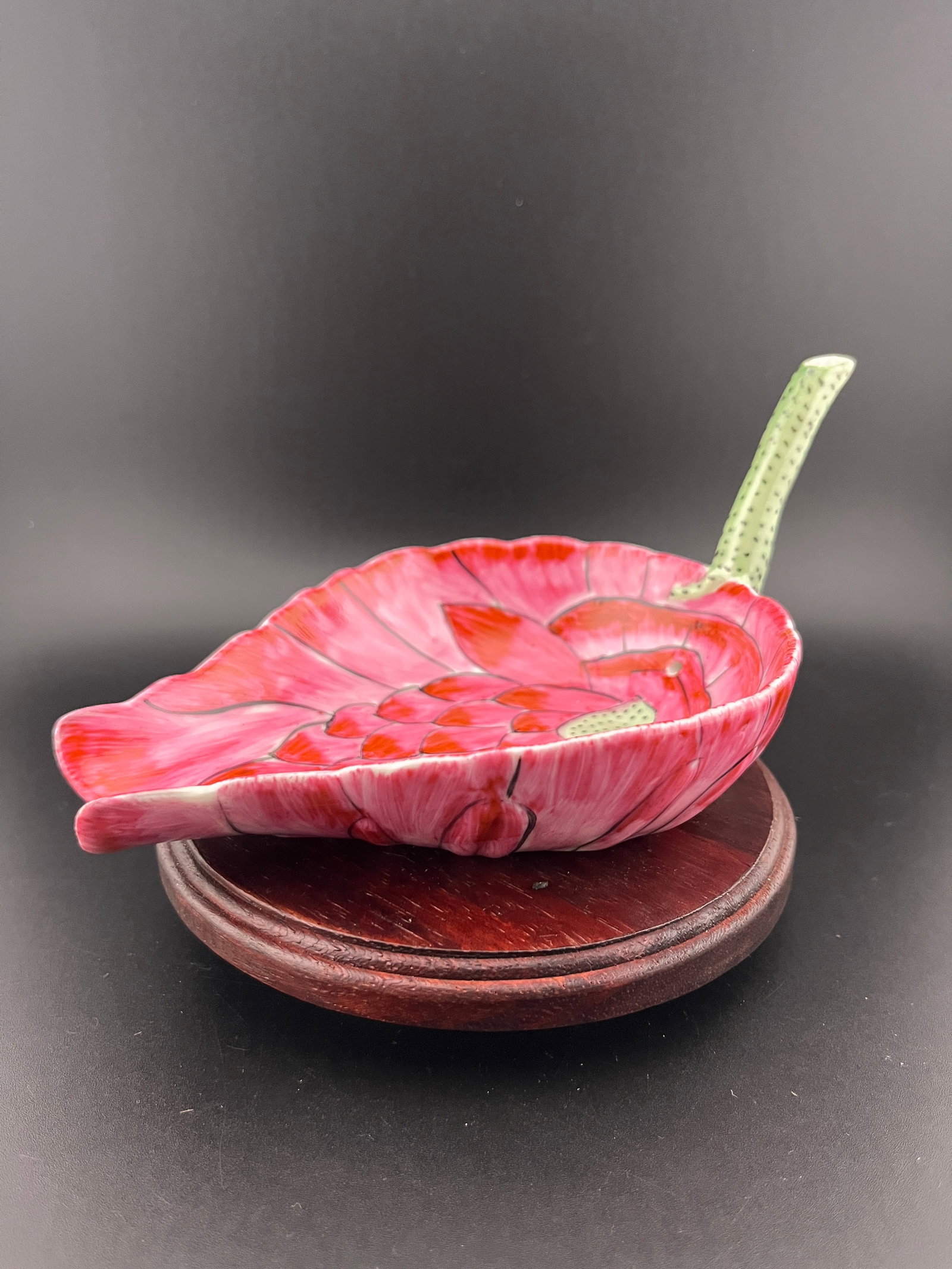 A FINE FAMILLE ROSE LOTUS PATTERN PORCELAIN PLATE: Qing Dynasty; Long: 6.8 inch; Width:4.4 inch; Heigh: 3.2 inch; Woodbase for picture and display only