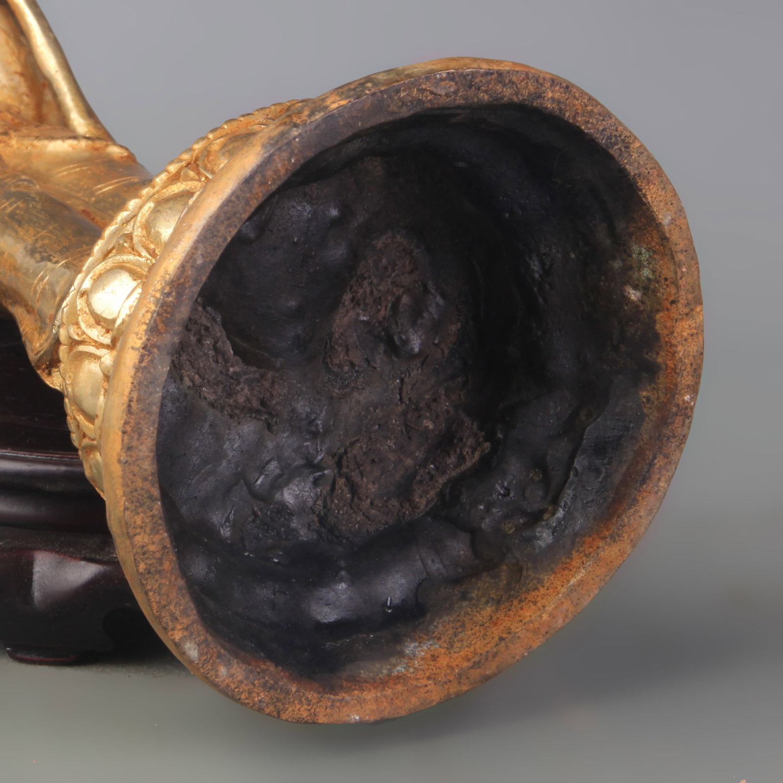 A GILT BRONZE BUDDHA FIGURE - 5
